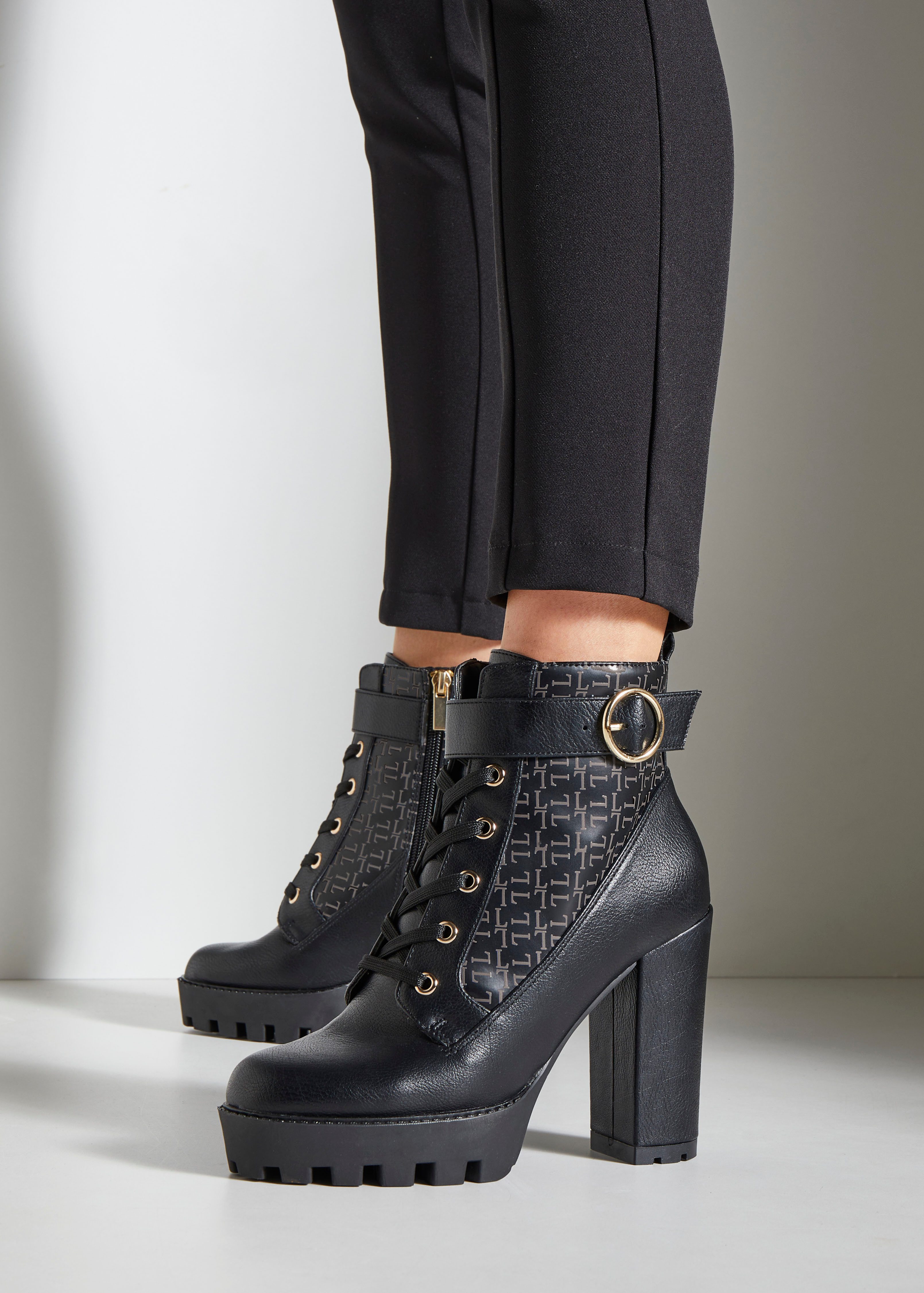 LASCANA Stiefelette mit Blockabsatz & raffinierter günstig online kaufen