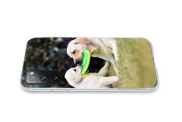 MuchoWow Handyhülle Hund mit seinem Welpen und einem Frisbee, Phone Case, Handyhülle Samsung Galaxy S20 FE, Silikon, Schutzhülle