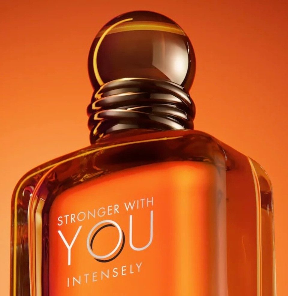 Emporio Armani Eau de Parfum Stronger With YOU Intensely Herrenduft 100ml, Dunkler Flakon, süß-würzige Tiefe, intensive maskuline Signatur