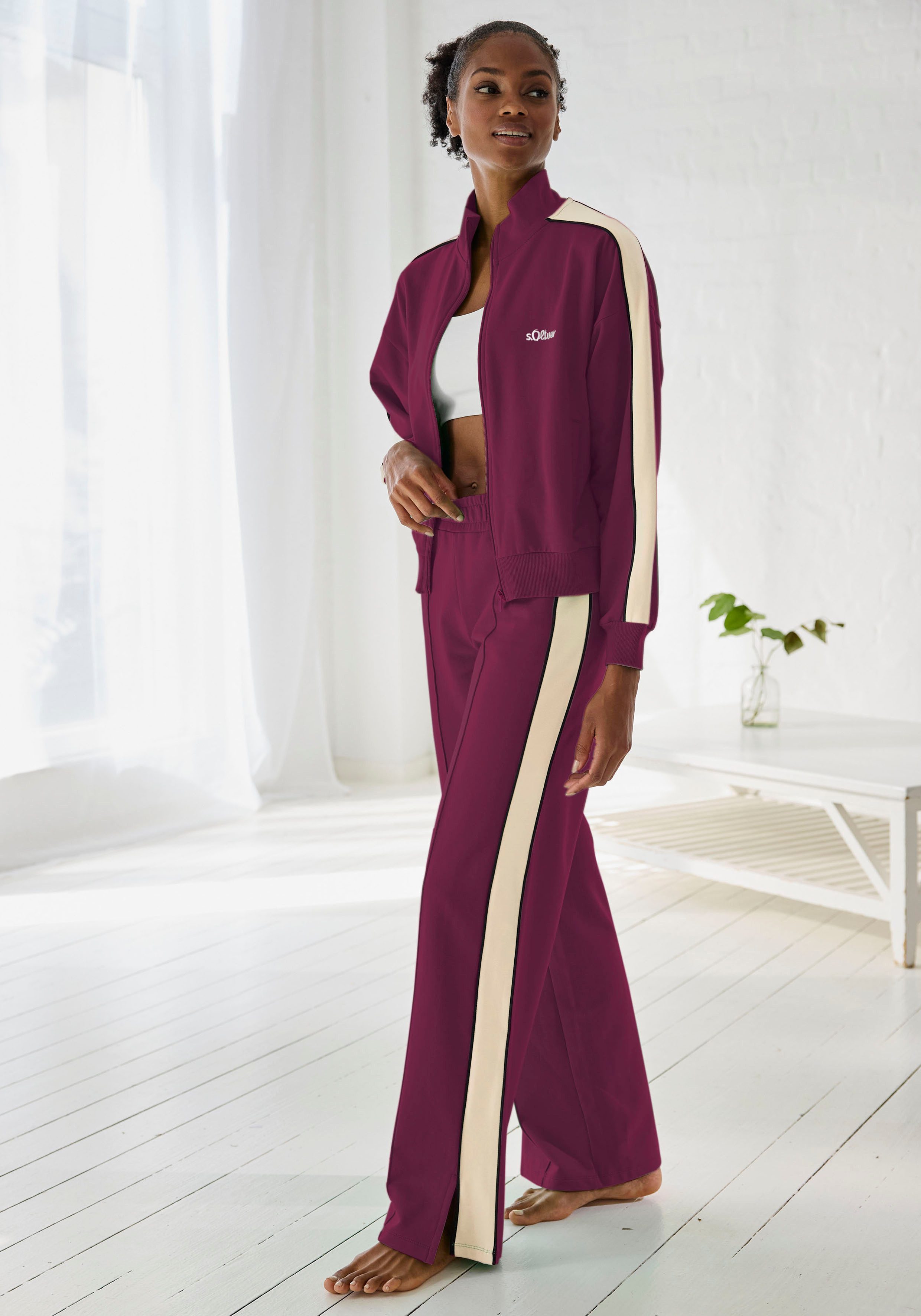 s.Oliver Sweathose Loumngehose mit Kontraststreifen und Pipings, Loungewear
