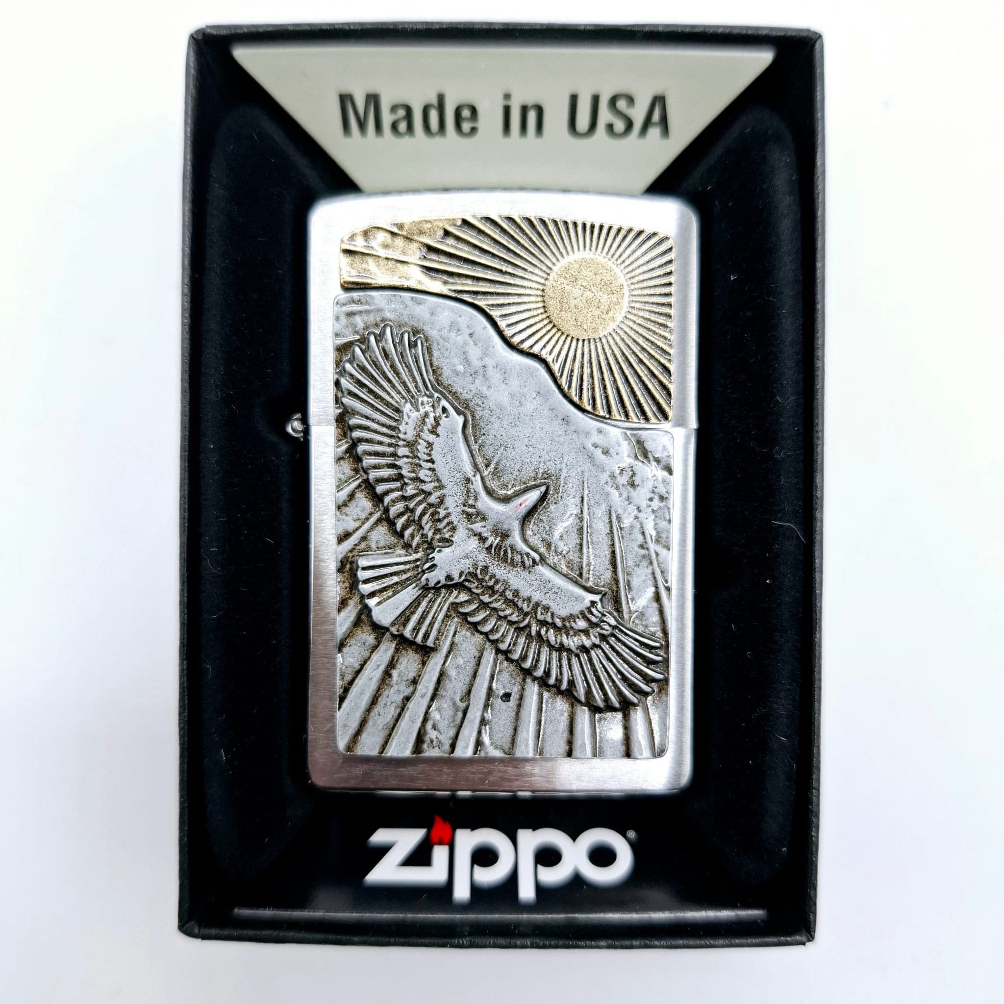 Zippo Feuerzeug chrom gebürstet Emblem Eagle Sun Fly, Adler und Sonne, Zippo das Original - made in USA -