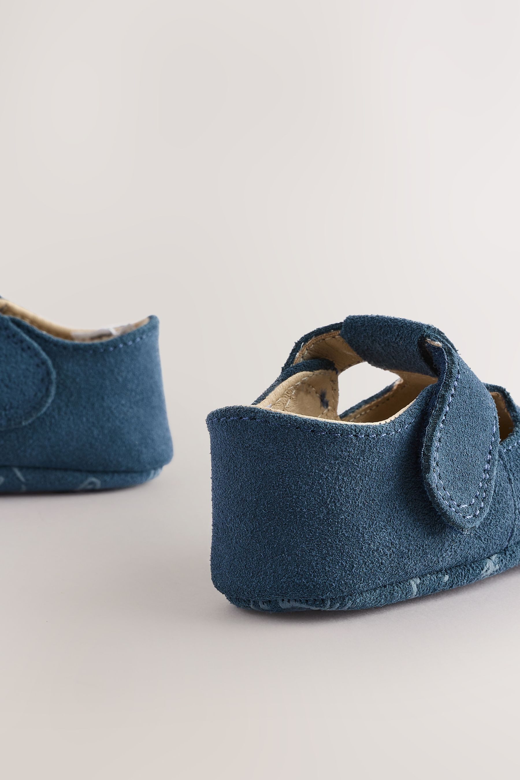 Next Baby Kinderwagenschuhe aus Leder mit T-Steg Babystiefel (1-tlg)
