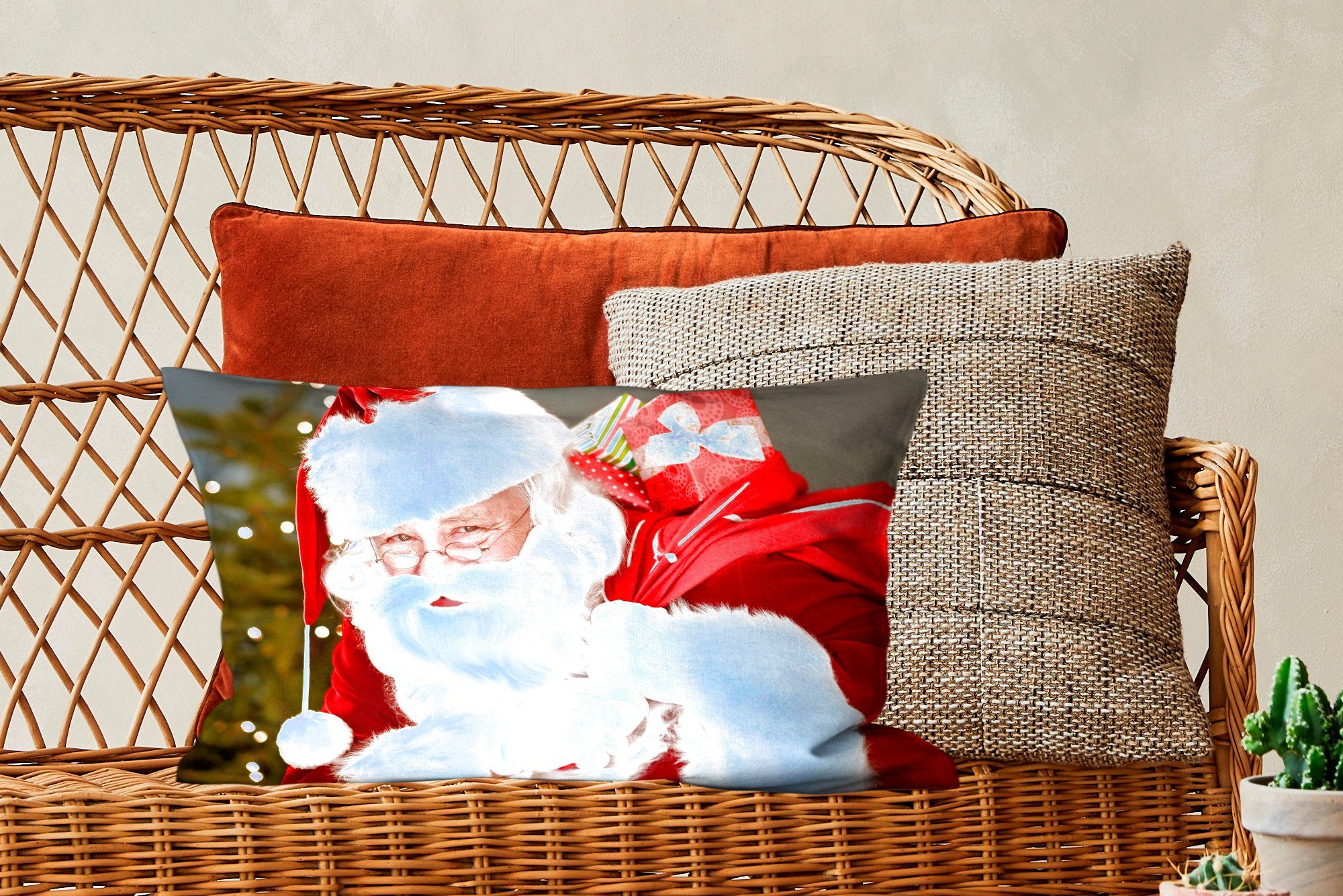 der roten MuchoWow Weihnachtsmanns, mit Wohzimmer Füllung, Dekokissen der, Sack über des Ein Schlafzimmer Dekokissen Dekoration, Porträt einen Zierkissen,