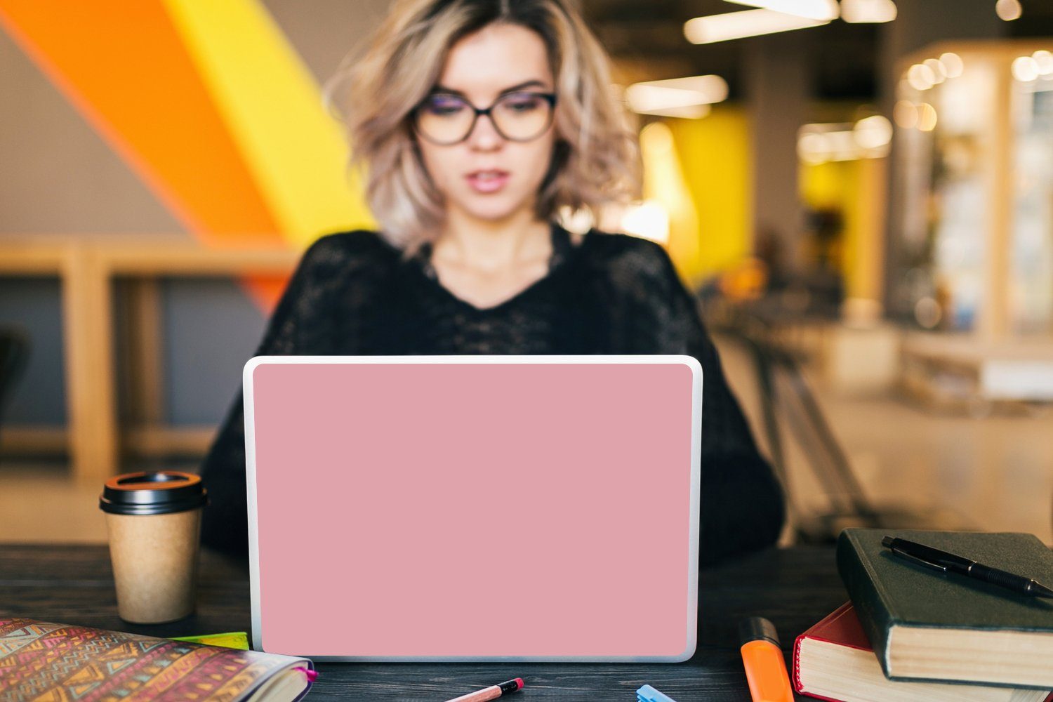 MuchoWow Laptop-Aufkleber Rosa - Farben - Innenraum - Einfarbig - Farbe, (1tlg), Laptop Folien Cover, Aufkleber, Sticker, Schutz vor Kratzern, 30x21 cm – Bild 5 von 5