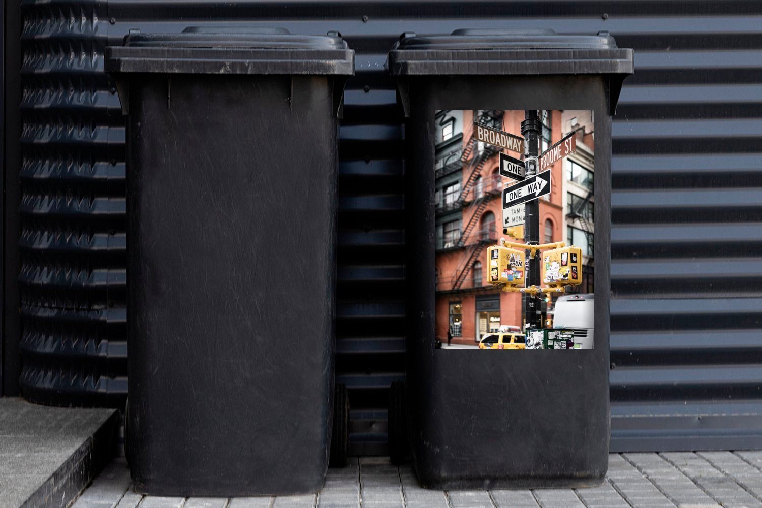 MuchoWow New Mülltonne, Container, Wandsticker (1 Straßenschilder Mülleimer-aufkleber, Abfalbehälter Sticker, St), in York