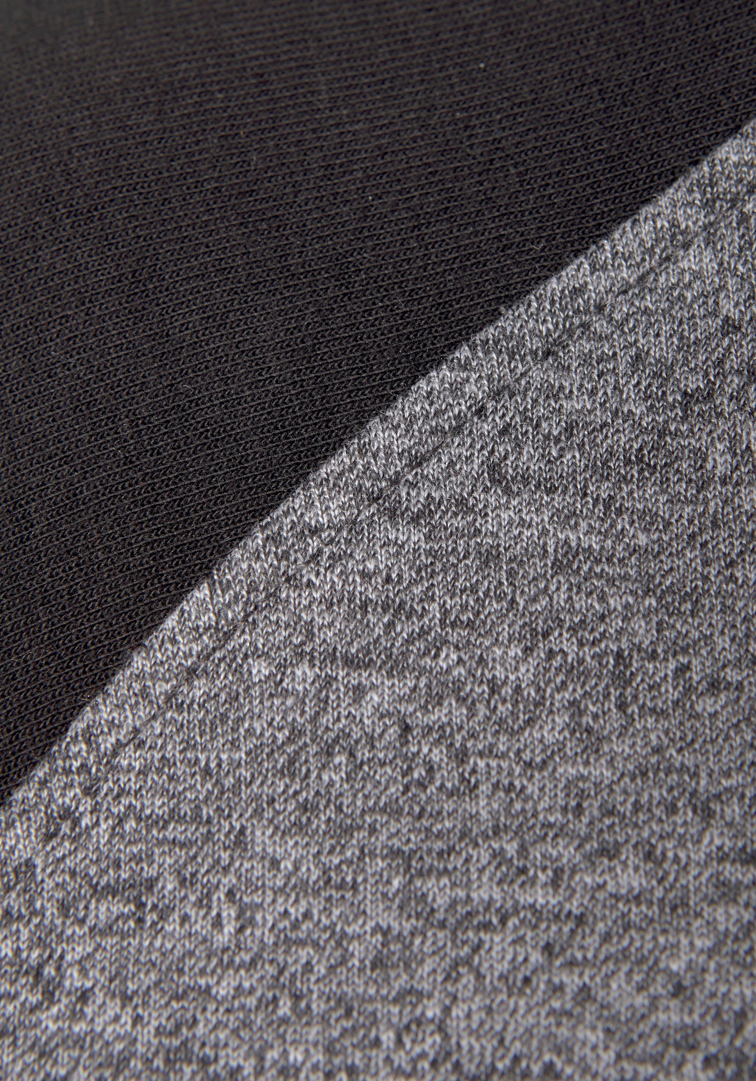 Bench. Loungewear Kapuzensweatshirt mit farblich abgesetzten Ärmeln und Logodruck, Loungewear