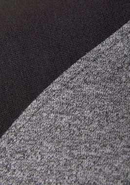 Bench. Loungewear Kapuzensweatshirt mit farblich abgesetzten Ärmeln und Logodruck, Loungeanzug, Hoodie
