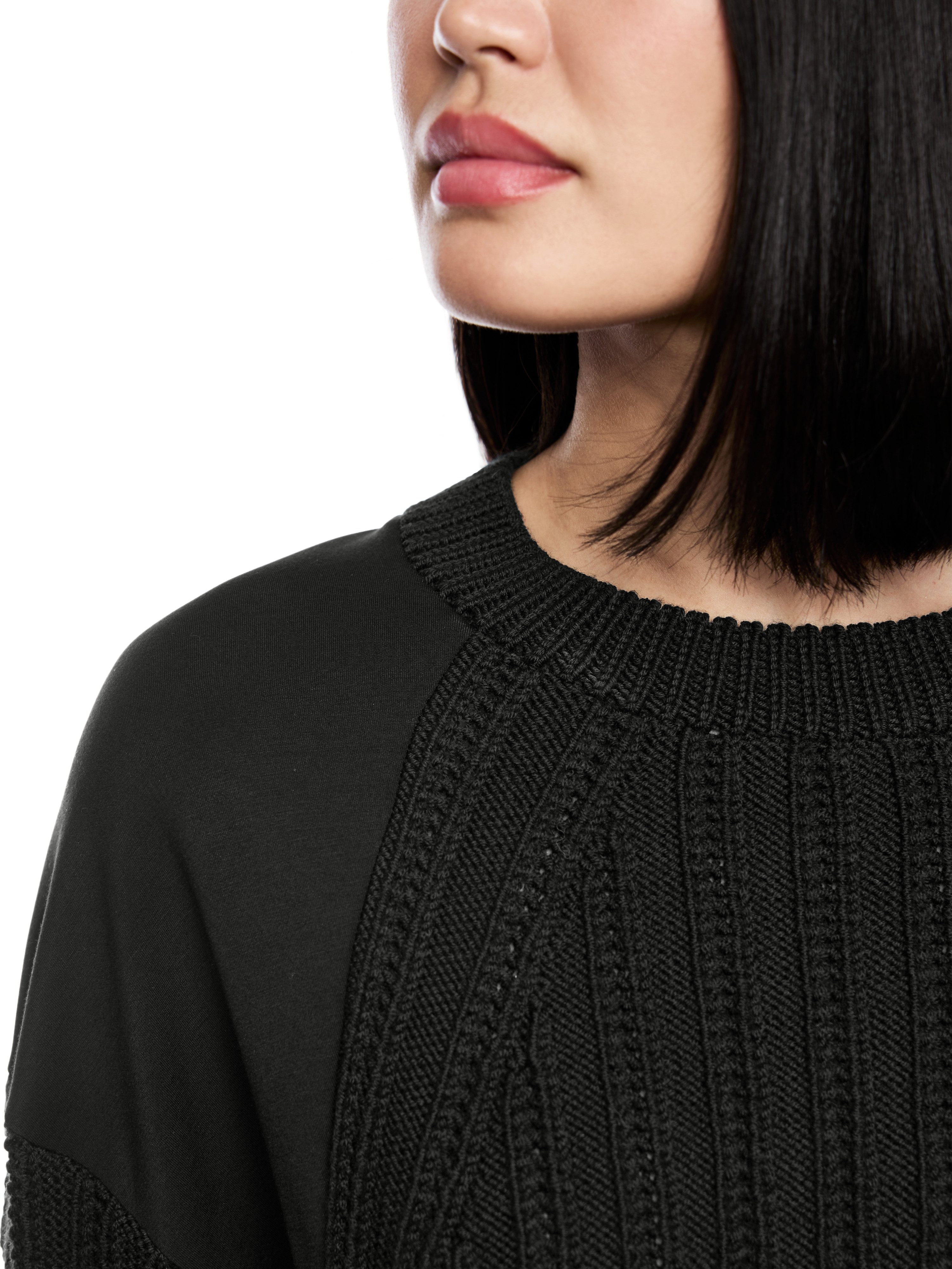 Marc Cain Strickpullover Ski is the Limit Premium Damenmode Rundhals, mit modischer Struktur, gerader Schnitt