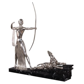 Casa Padrino Dekofigur Bronzefiguren Diana mit Bogen und Leopard auf Marmorsockel Silber / Schwarz 85 x 13 x H. 82 cm - Luxus Deko Diana Göttin der Jagd