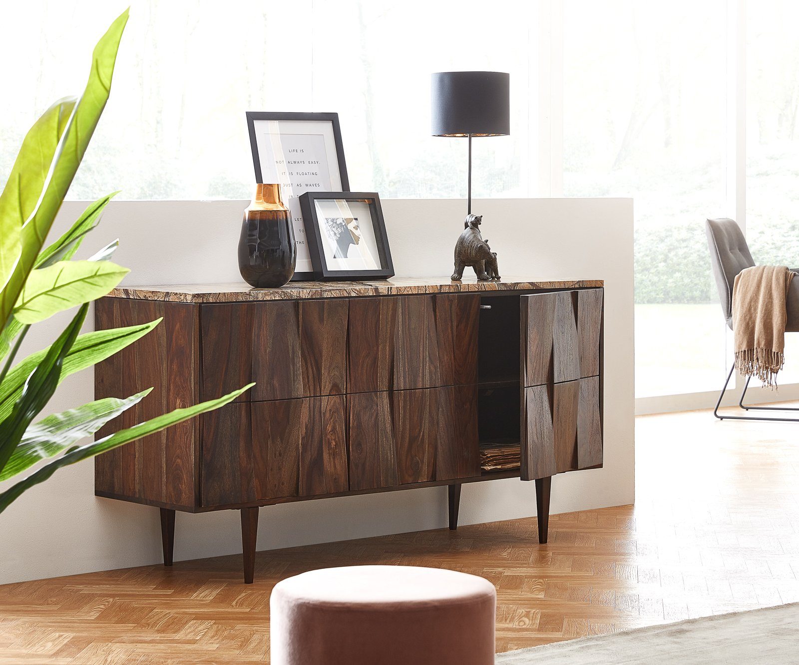 DELIFE Sideboard Shia, 147 cm Sheesham Walnuss Marmor 3 Türen 6 Fächer