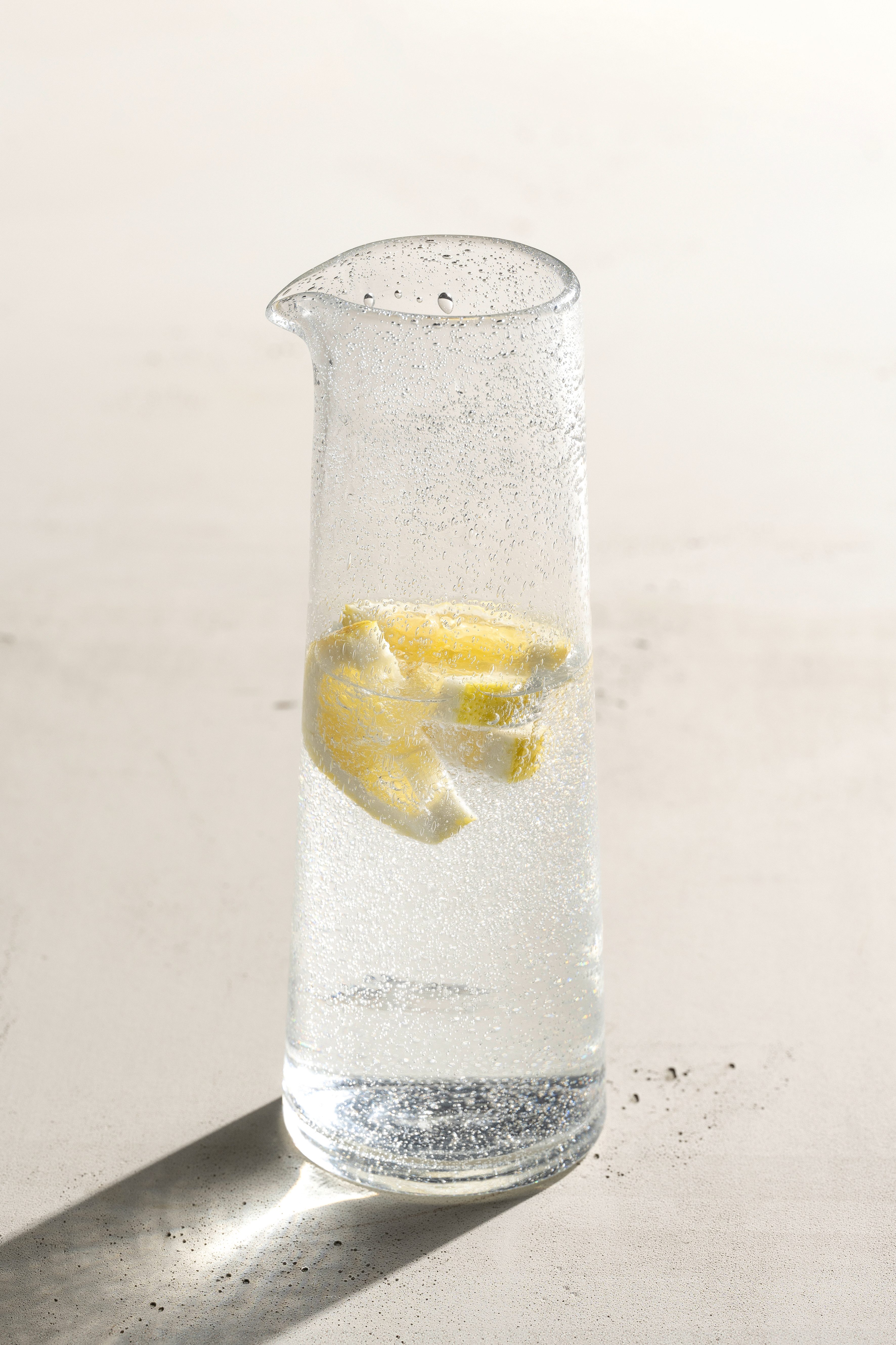 LEONARDO Wasserkrug BURANO, Krug, 900 ml, (1-tlg), aus Schaumglas, in konischer Form, spülmaschinengeeignet