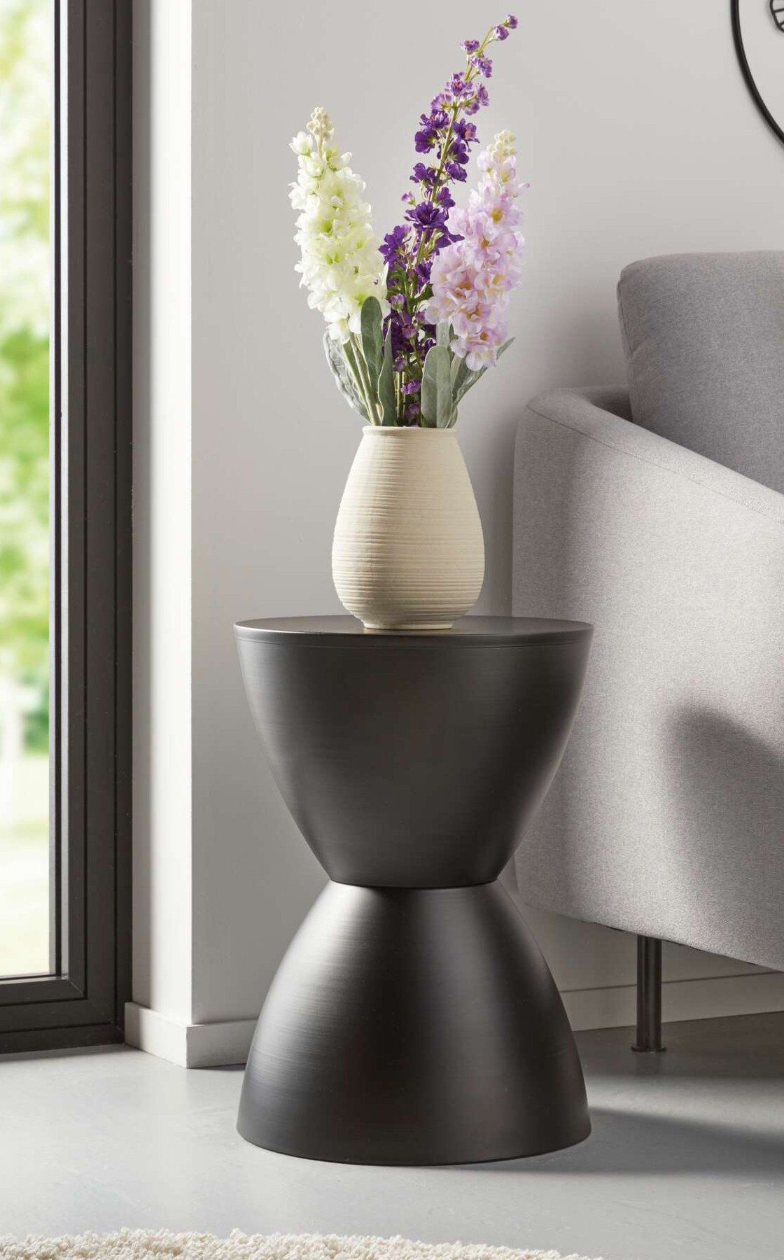Dekoleidenschaft Beistelltisch / Hocker "Sanduhr" Metall schwarz, Design Möbel Blumentisch Sitzhocker, Ø 32 x 45 cm, Designmöbel, Blumenhocker, Pflanzenständer – Bild 2 von 4