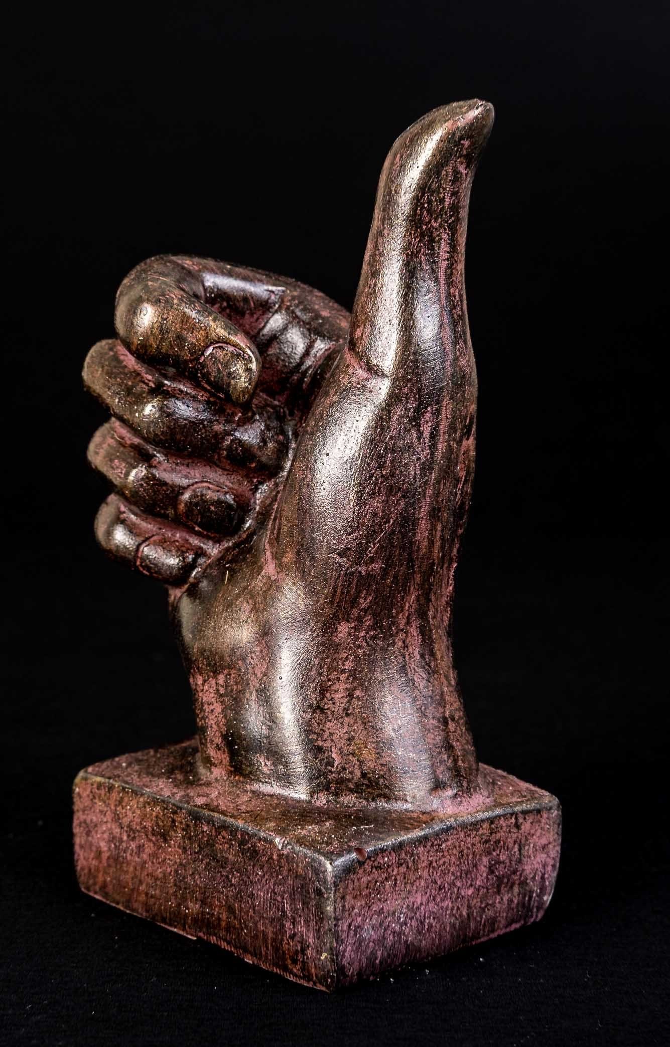 IDYL Dekofigur IDYL Moderne Skulptur Figur Resin "Daumen hoch", Moderne Figur "Daumen hoch".