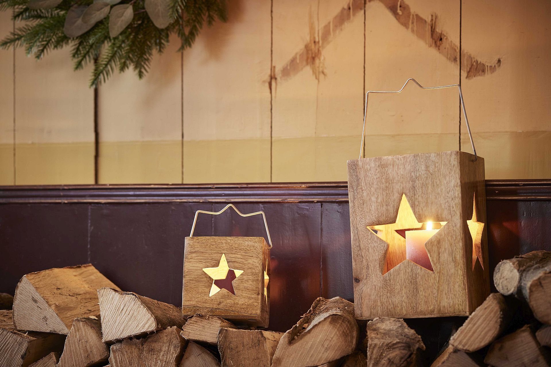 Set Holzlaterne Deko Kerzenlaterne mit 2er im Weihnachtliche Sternausschnitt Small-Preis