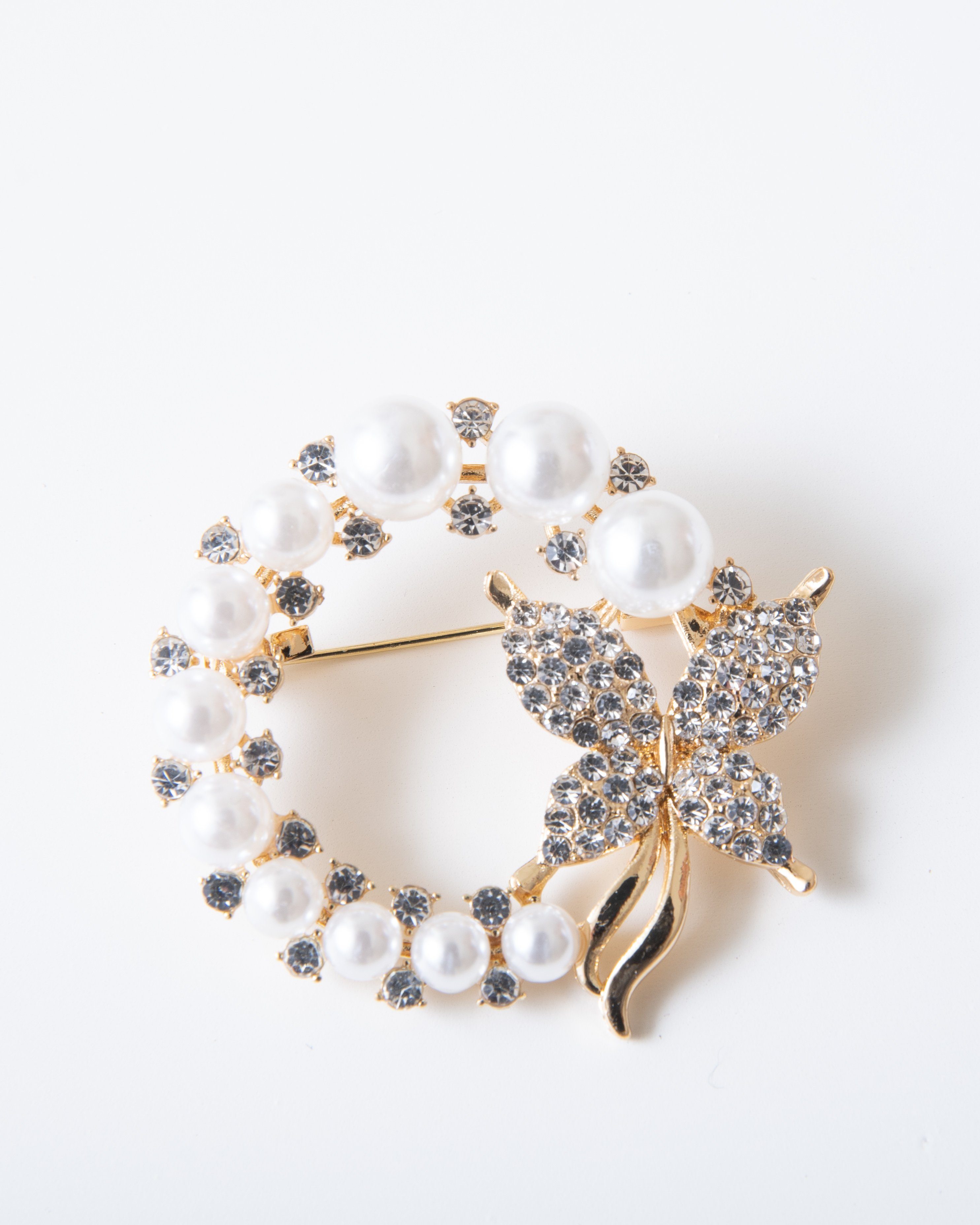 MayTree Brosche "Perlenkranz mit einem Schmetterling", mit Strass (Stück, 1-tlg), Metallbrosche mit Zierperlen und Strass