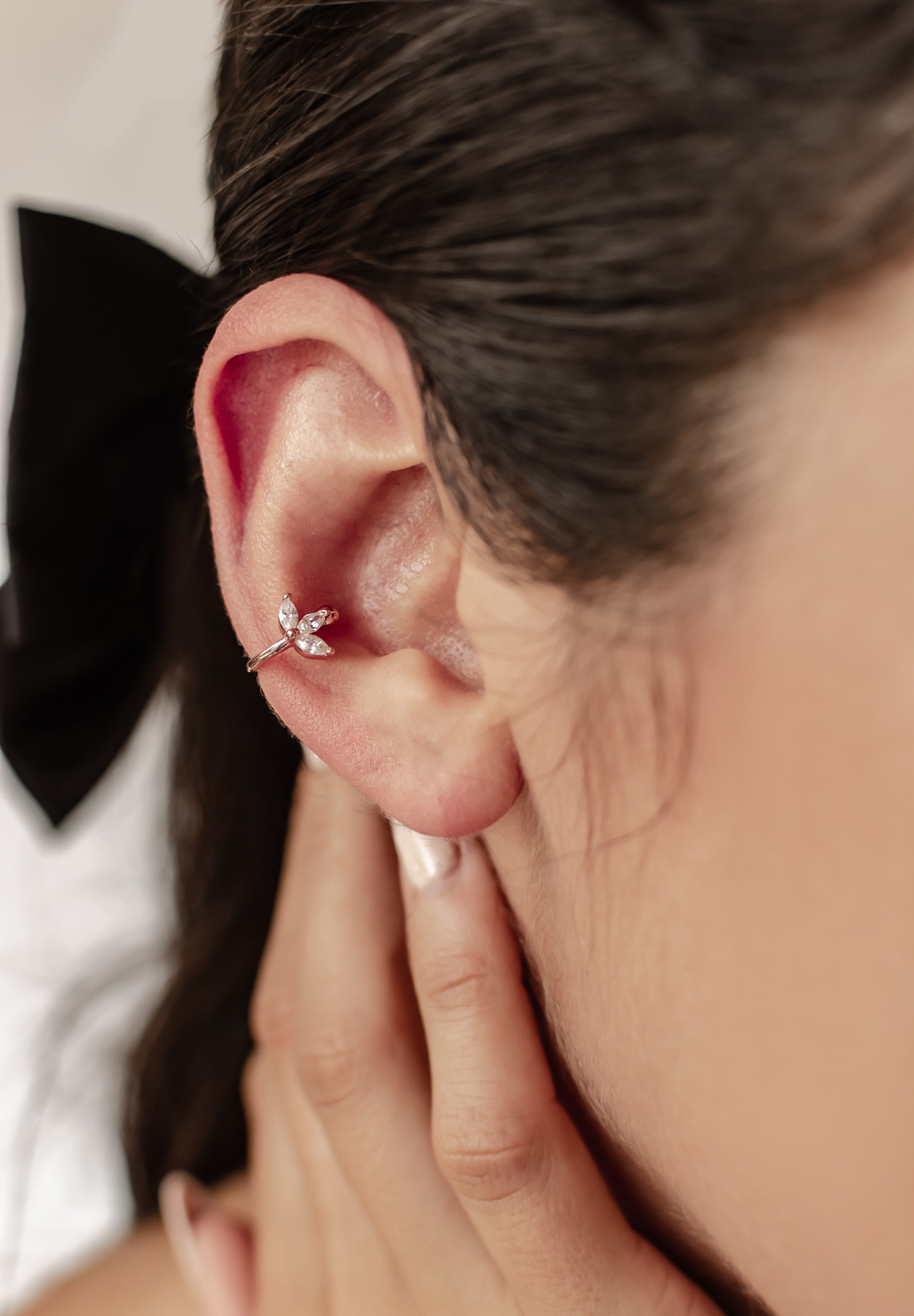 Hey Happiness Ohrklemme Fake Ohrring Blume Zirkonia, Damen Ear Cuff 18K Roségold Vergoldet, Ohrring ohne Loch 925 Silber Kristall offen klein, Geschenkidee