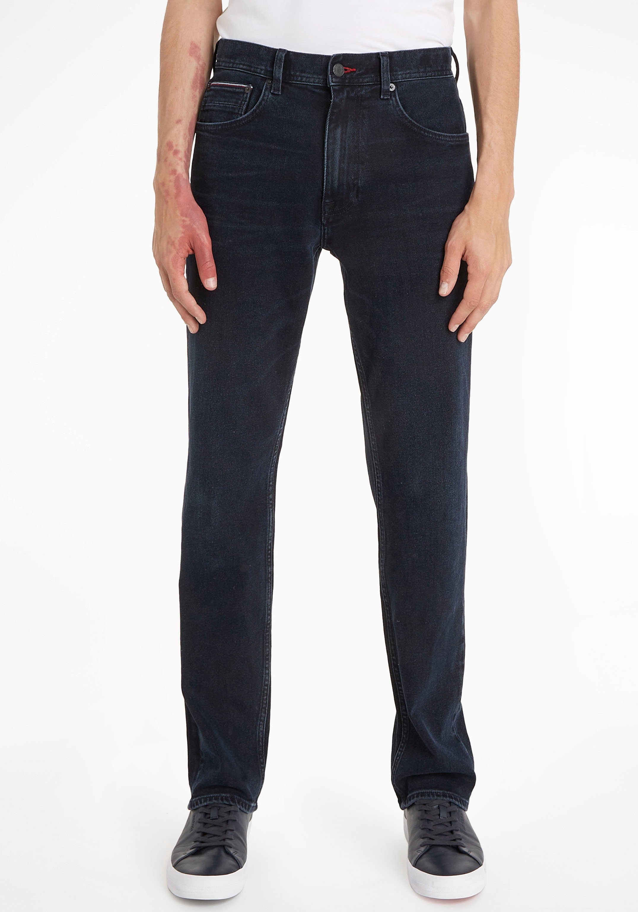 ESCO TAPERED MOORE STR Hilfiger Tapered-fit-Jeans Fade-Effekt BLUEBLK Tommy mit