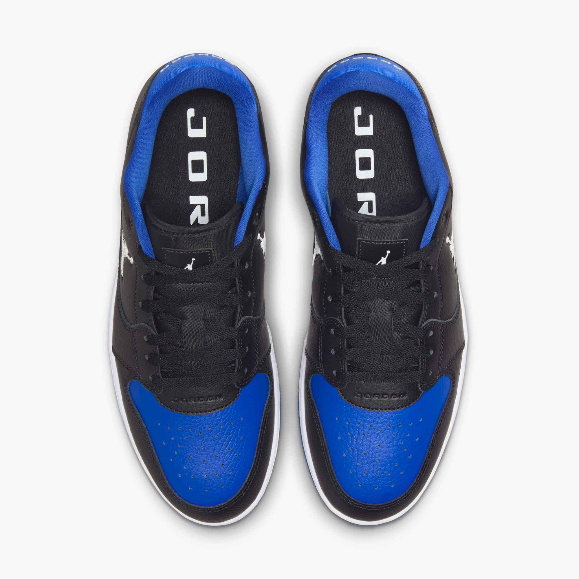Jordan Jordan Court Connect Low Sneaker inspiriert vom Look des Air Jordan 1