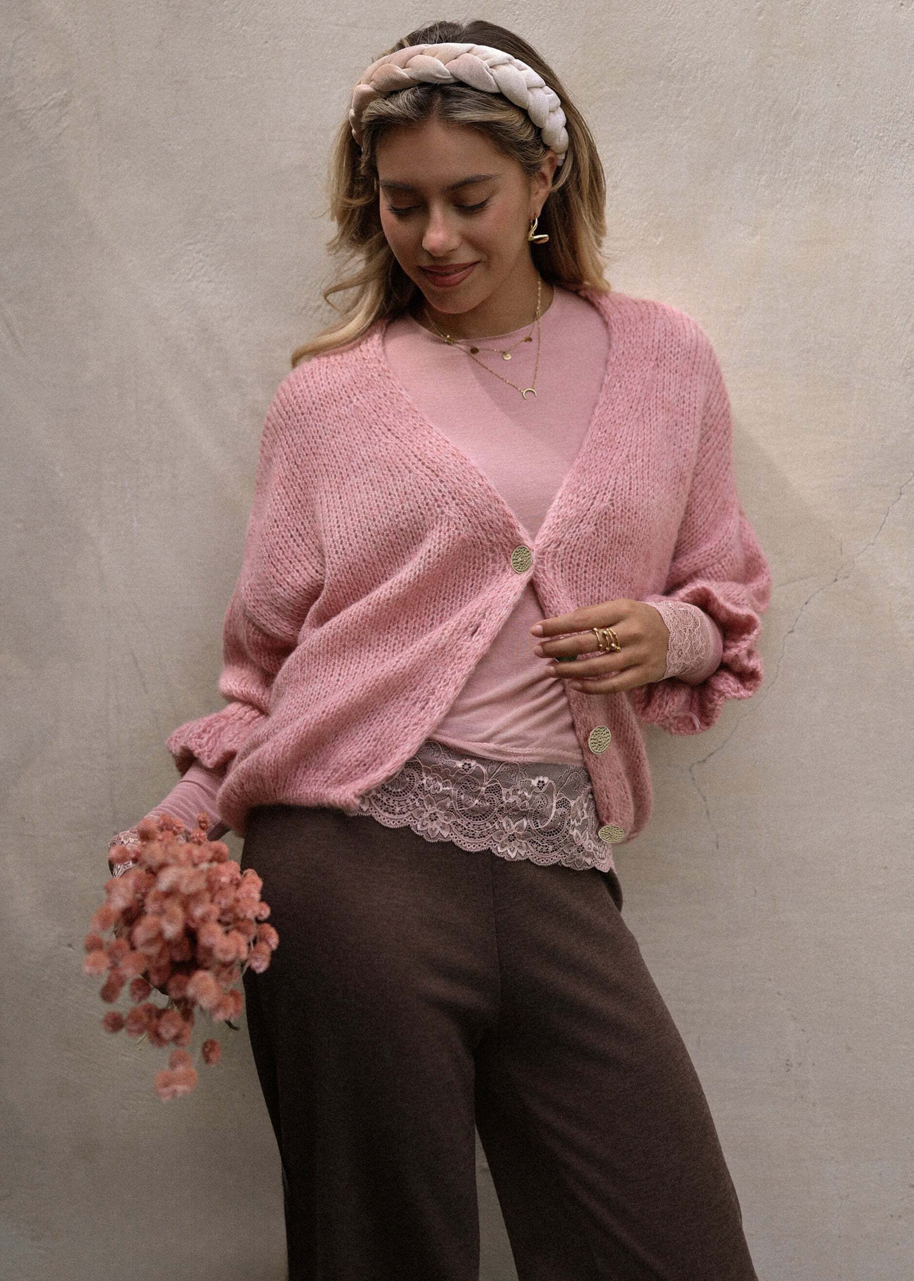 SASSYCLASSY Cardigan Strickjacke mit 3/4-Ärmeln für Damen Lässiger Cardigan mit breiten Rippbündchen und goldfarbenen Knöpfen