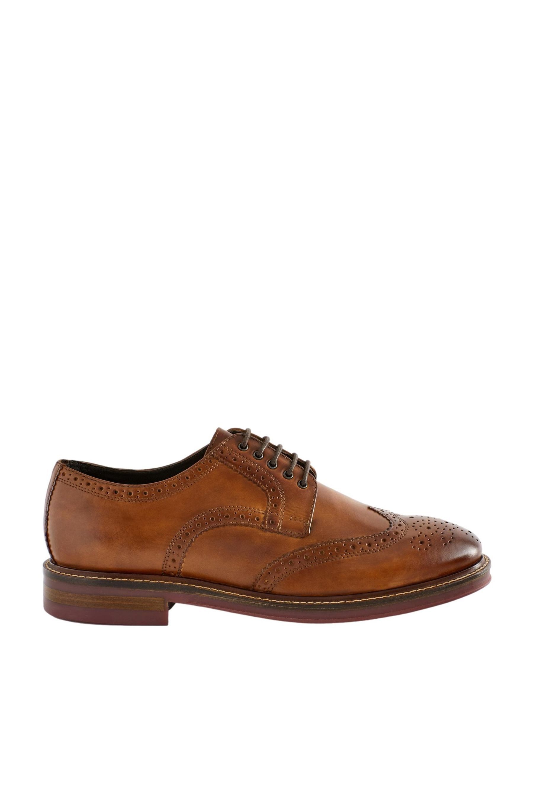 Next Leder-Brogues mit Kontrastsohle, weite Passform Budapester (1-tlg)