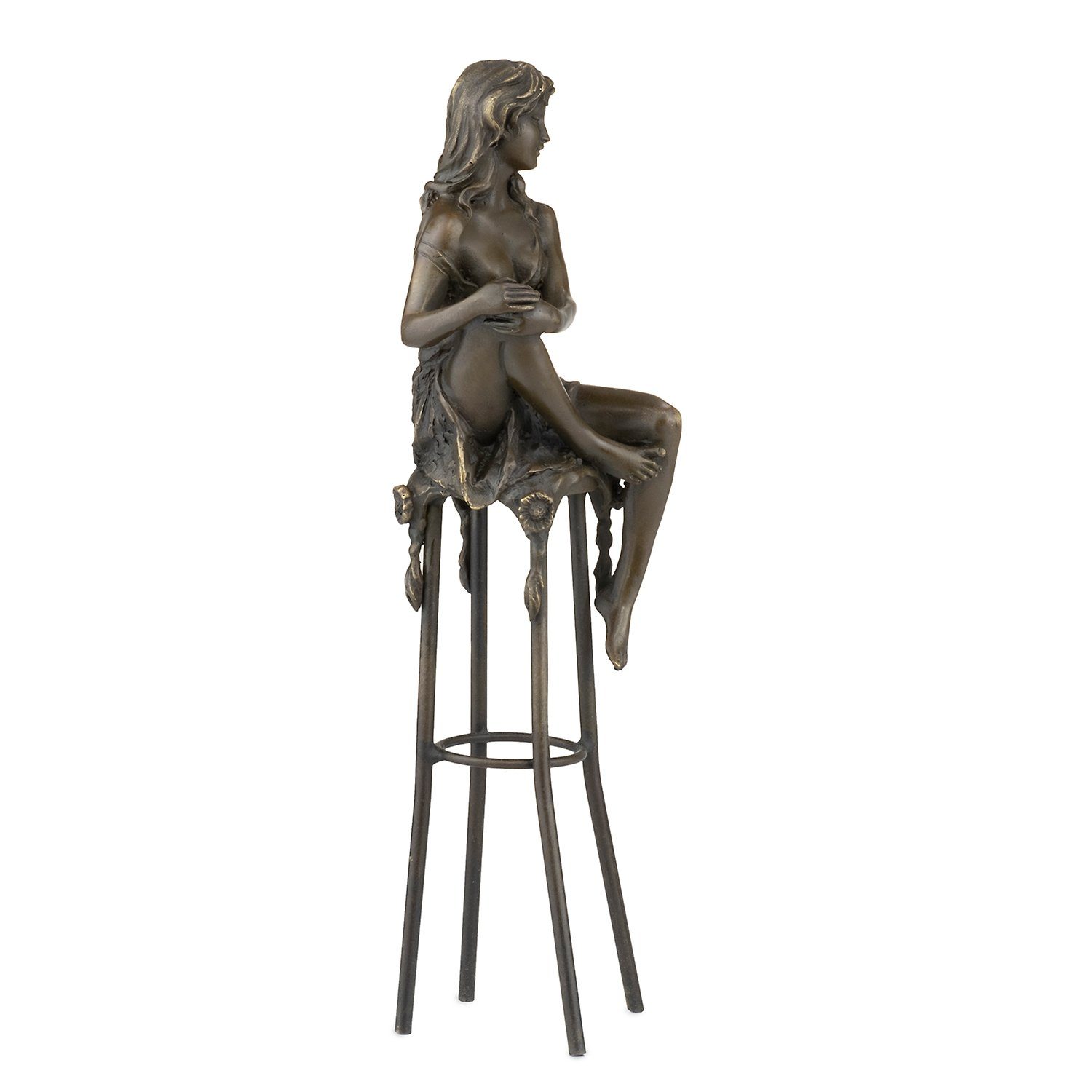Moritz einem Deko Barhocker, Bronzefigur Bronzefigur Skulptur auf Vitrine für Dekofigur Frau Figuren Regal Schreibtisch sitzt