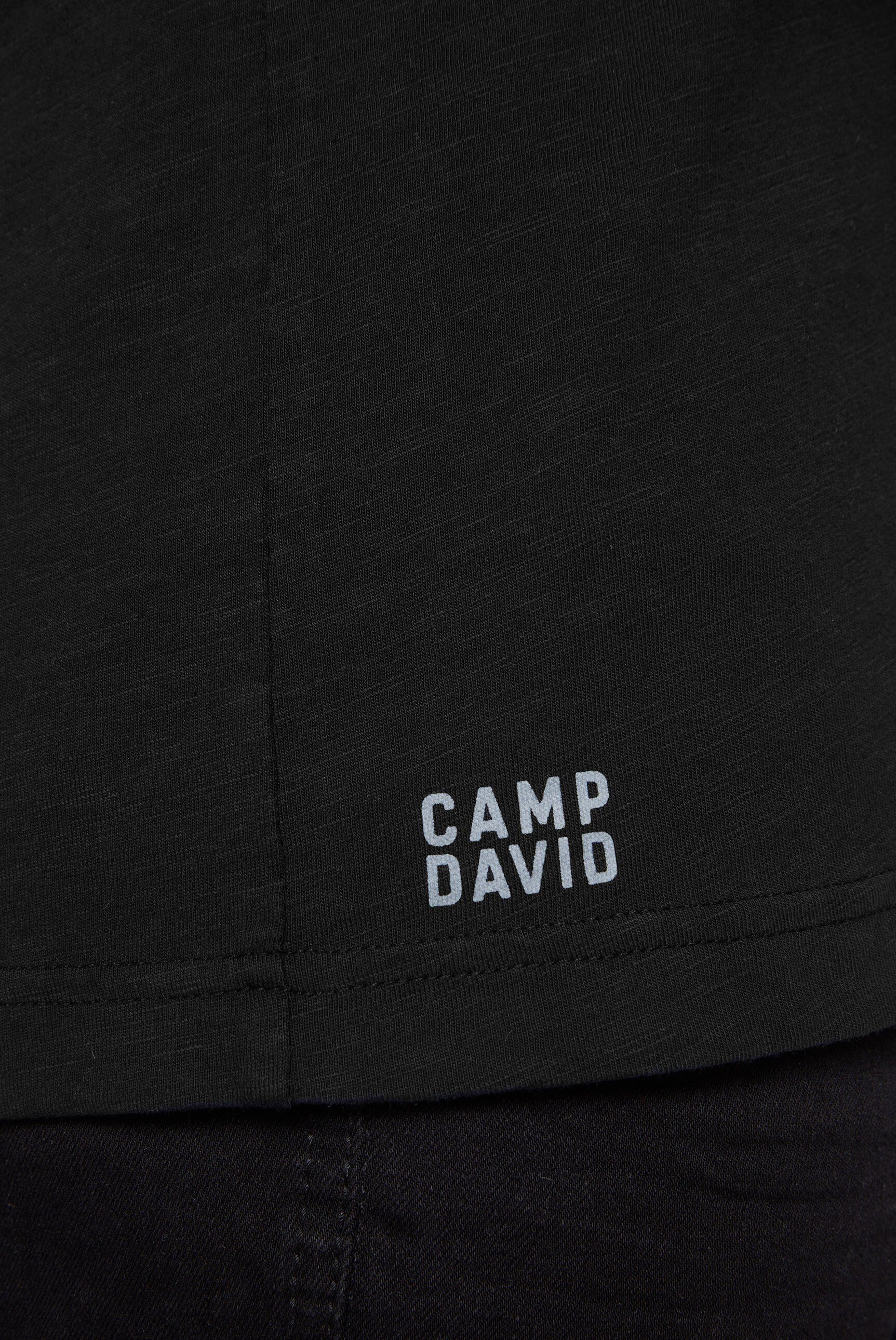 DAVID V-Ausschnitt mit maskulinem CAMP V-Shirt