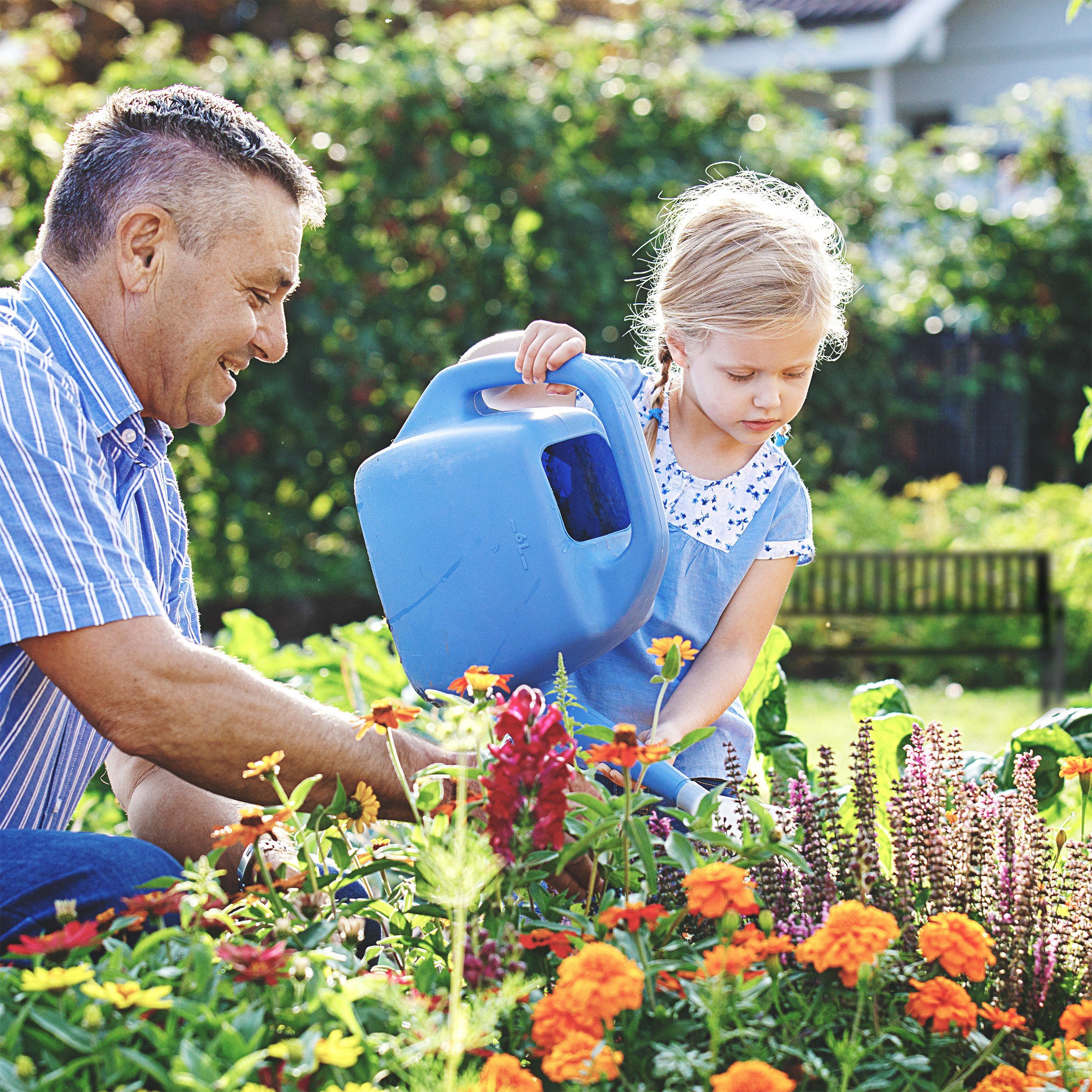 relaxdays Gartenbank mit Metallstrebe