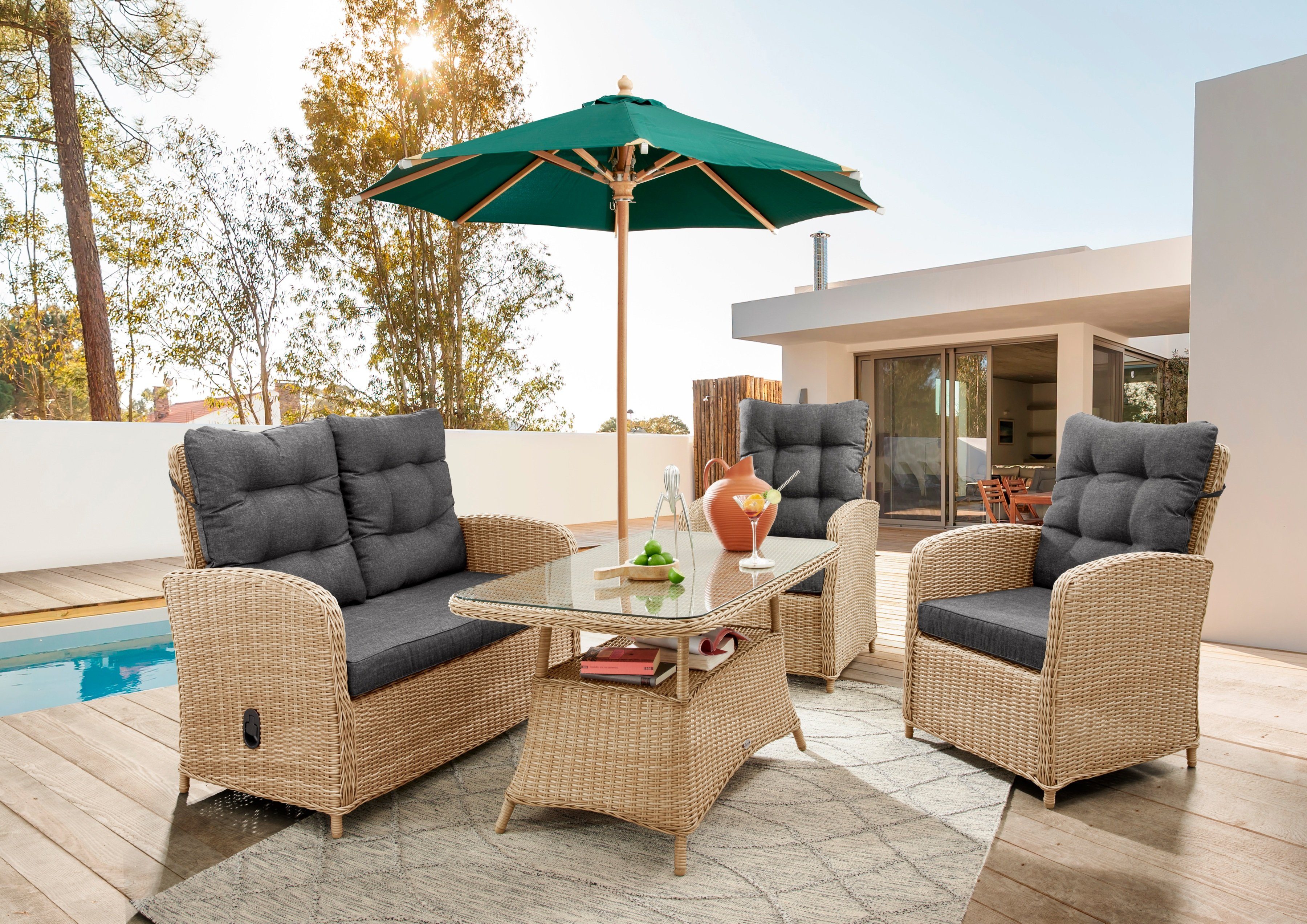 Destiny Gartenlounge-Set MERANO, (11-tlg), Polyrattan, 2 Sessel, 2er Sofa, 1 Tisch 120x77x66cm, inkl. Auflagen