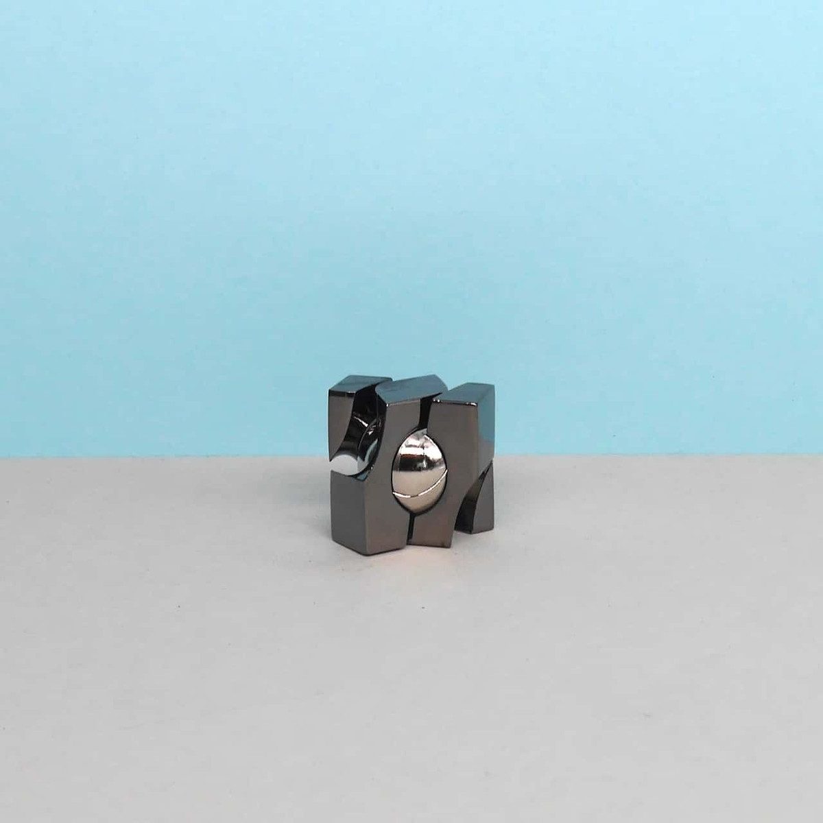 Hanayama Spiel HUZZLE CAST MARBLE - tolles Geduldsspiel, Knobelspiel, Metallpuzzle