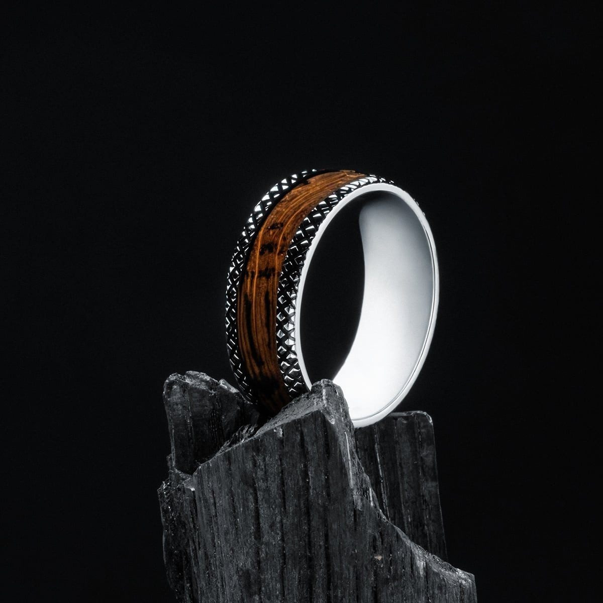 Holzkern Fingerring HerrenSumo Whiskeyholz/Wolfram