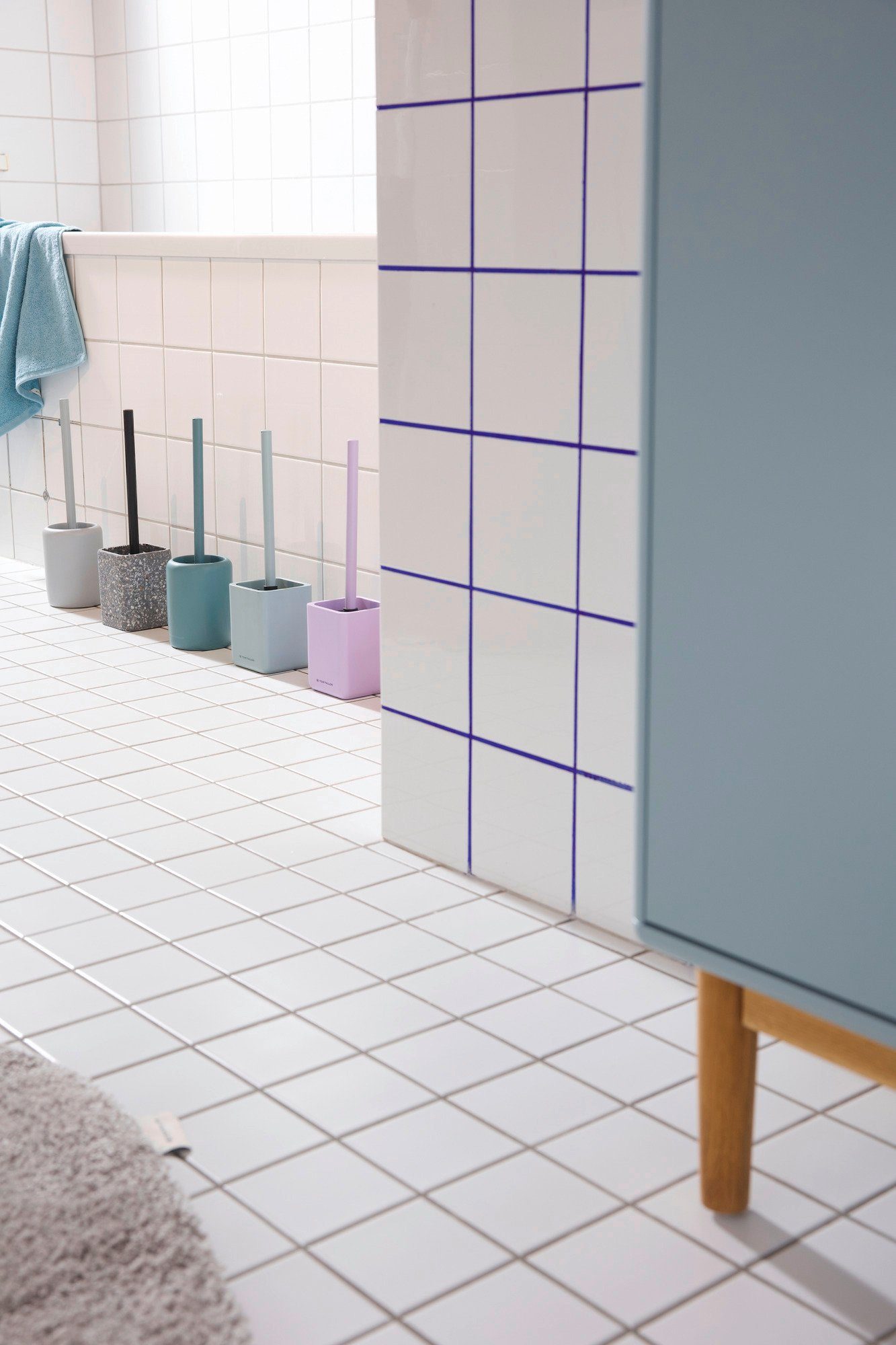 TOM TAILOR Bad (1-tlg., Hochwertiges HOME Stehend Polyresin mit Lilac Toilettenbürste Gäste-WC, 1x WC-Garnitur Badezimmer, Bürste), WC-Garnitur Accessoires