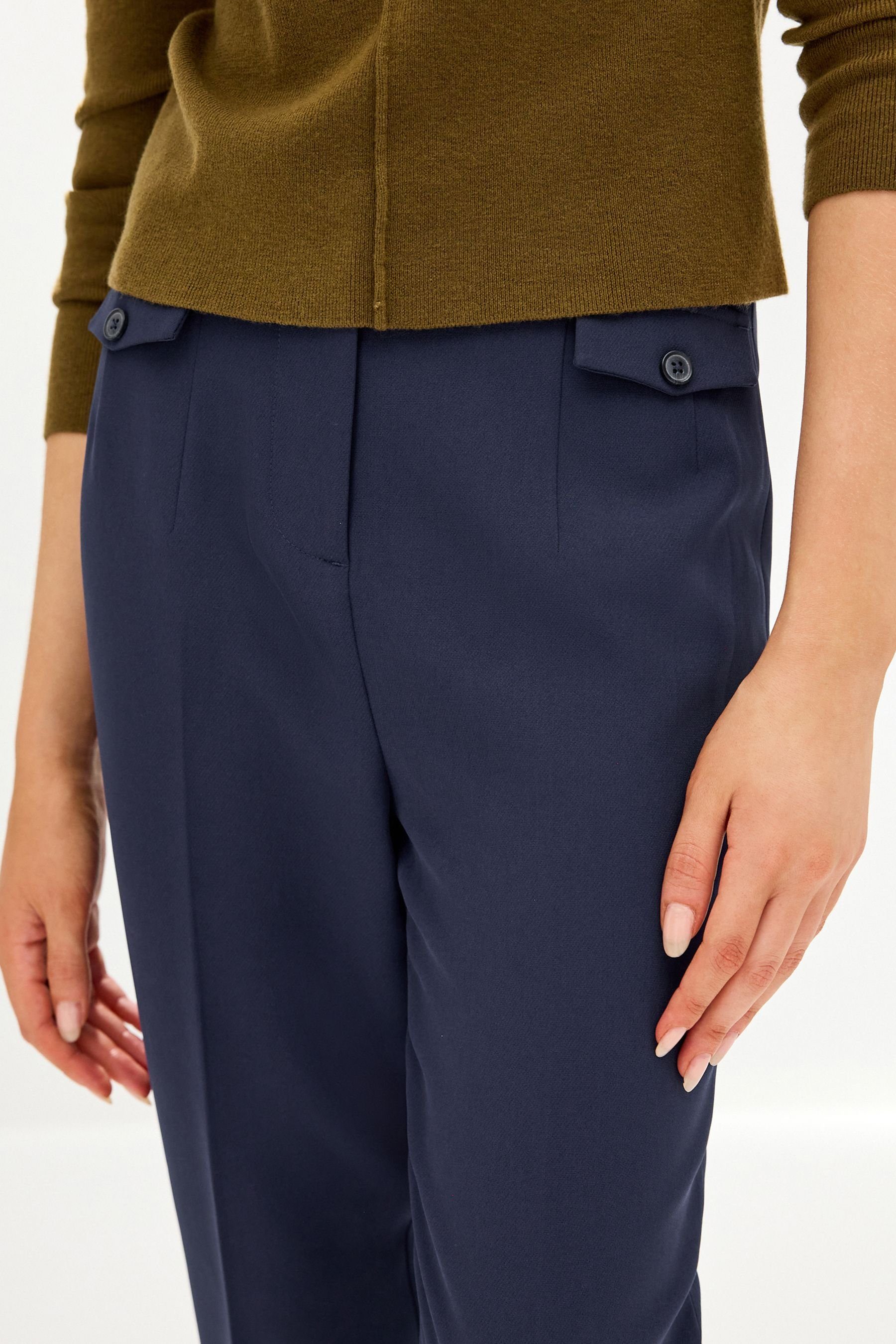 Next Stoffhose Taillierte, schmal zulaufende Hose mit (1-tlg) Navy Knopfleiste