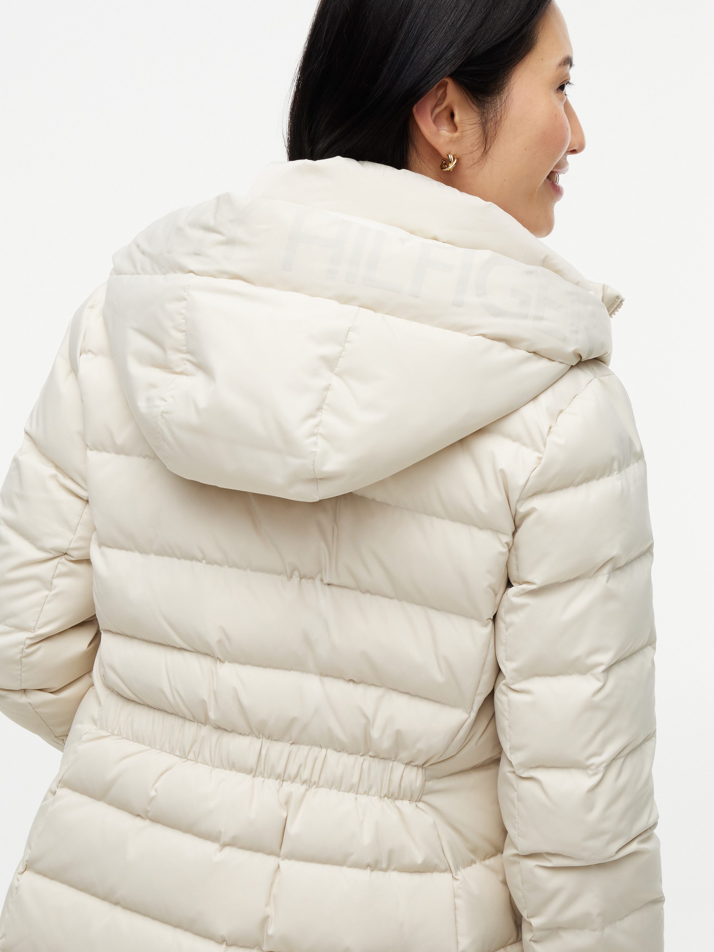 Tommy Hilfiger Steppmantel DOWN BRANDED FITTED COAT Kunstfaser, auch in großen Größen