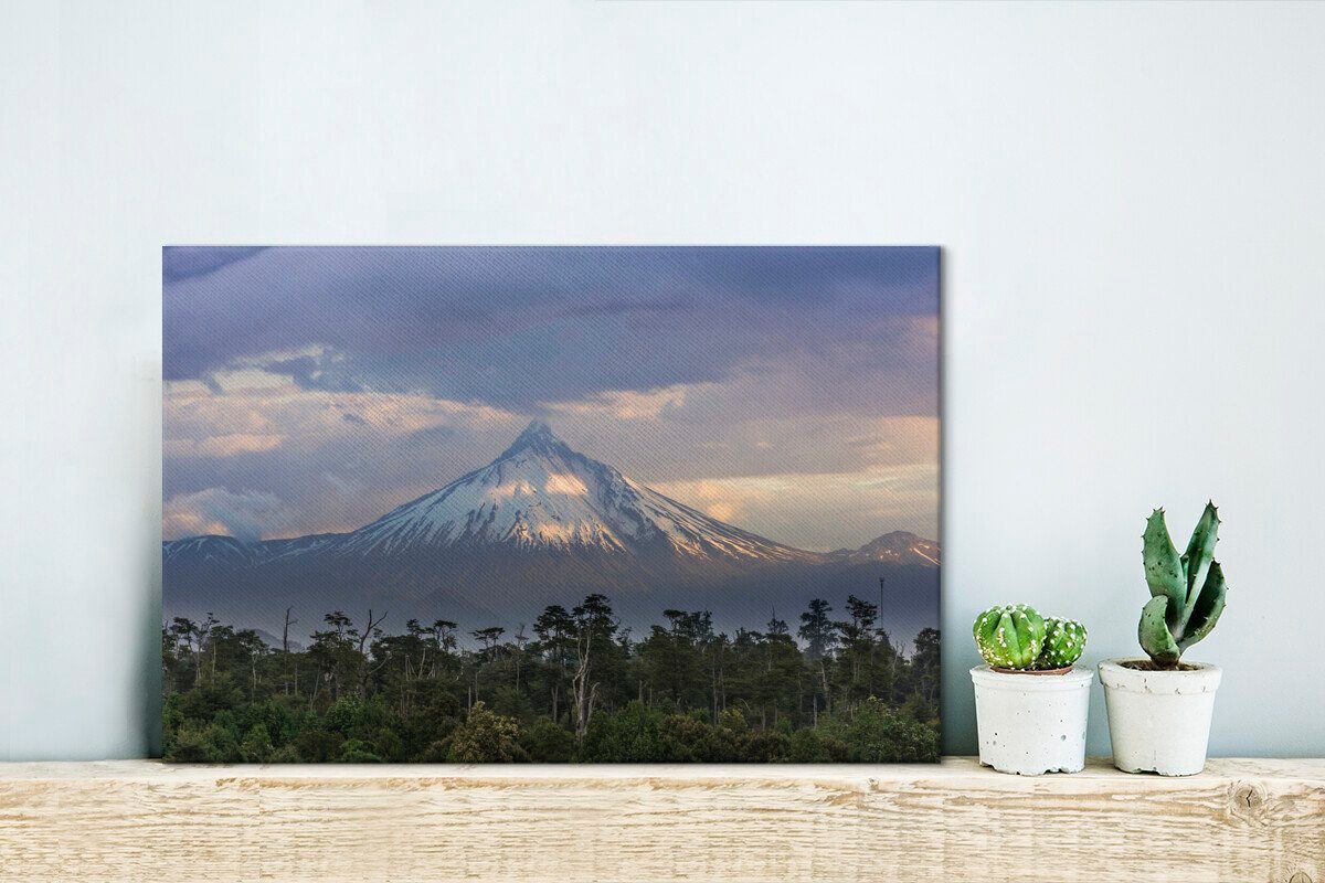 OneMillionCanvasses® Leinwandbild Blick auf den Leinwandbilder, 30x20 im Puyehue-Nationalpark Südamerika, Vulkan (1 in Wandbild cm Aufhängefertig, Wanddeko, St)