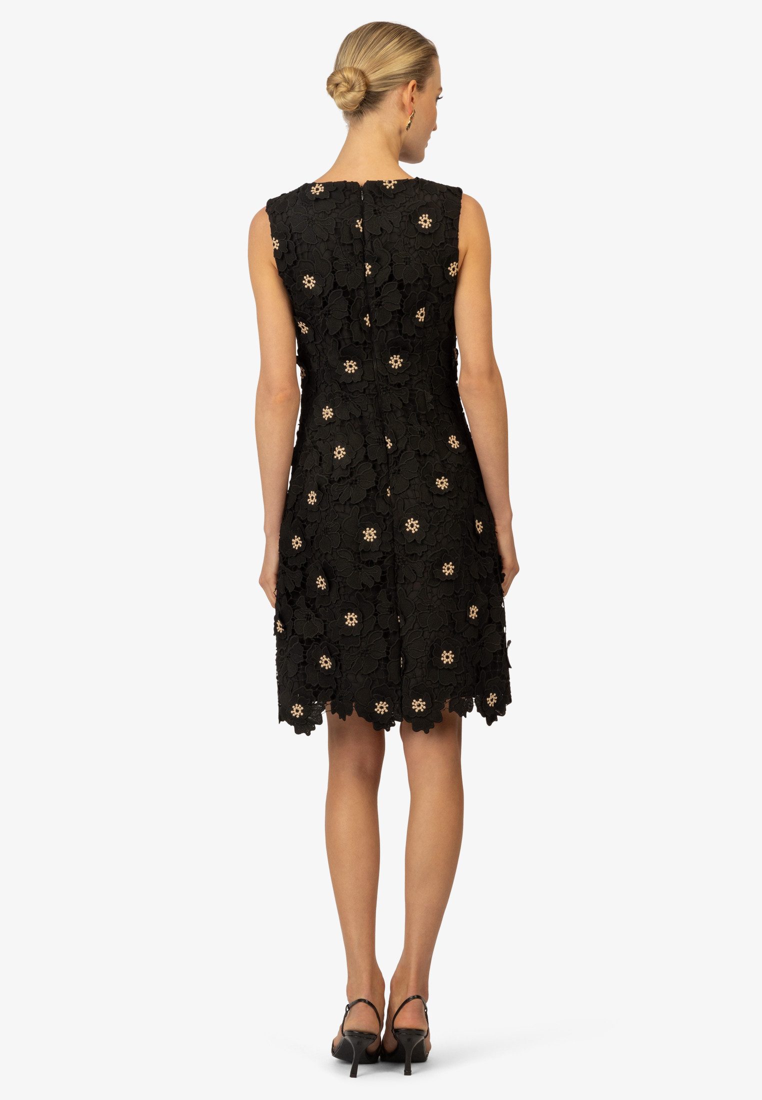 Kraimod Cocktailkleid mit 3D-Blüten und Perlen