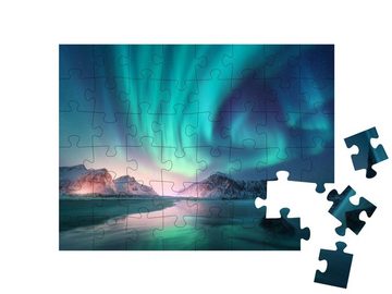 puzzleYOU Puzzle Polarlicht über dem Meer und schneebedeckte Berge, 48 Puzzleteile, puzzleYOU-Kollektionen Arktis, Nordlichter