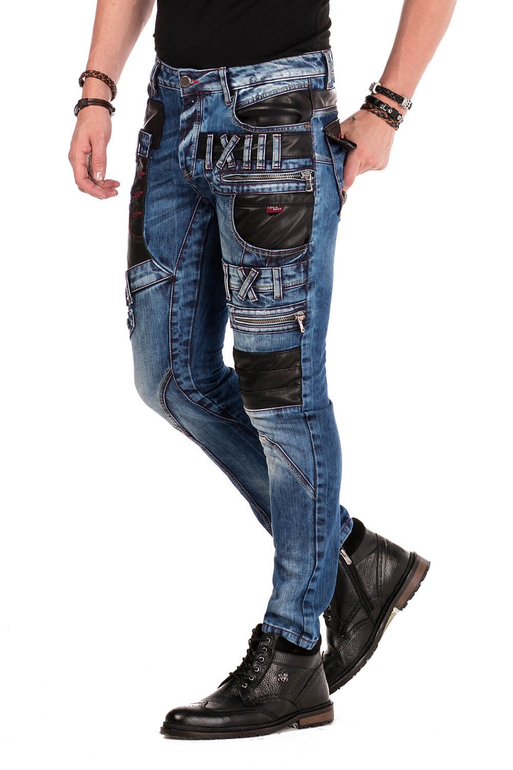 Cipo & Baxx Bequeme Jeans mit Kunstleder-Applikationen in Straight Fit