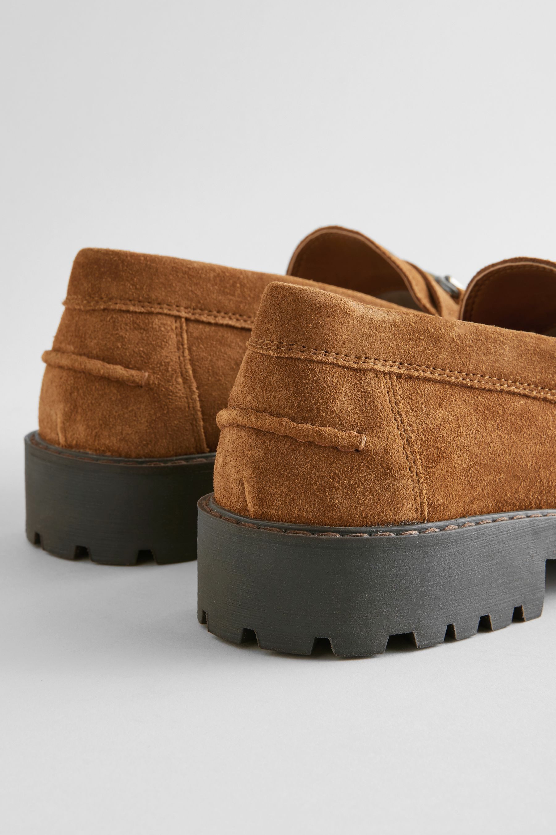 Next Klobige Loafer aus Veloursleder mit Trense Loafer (1-tlg)