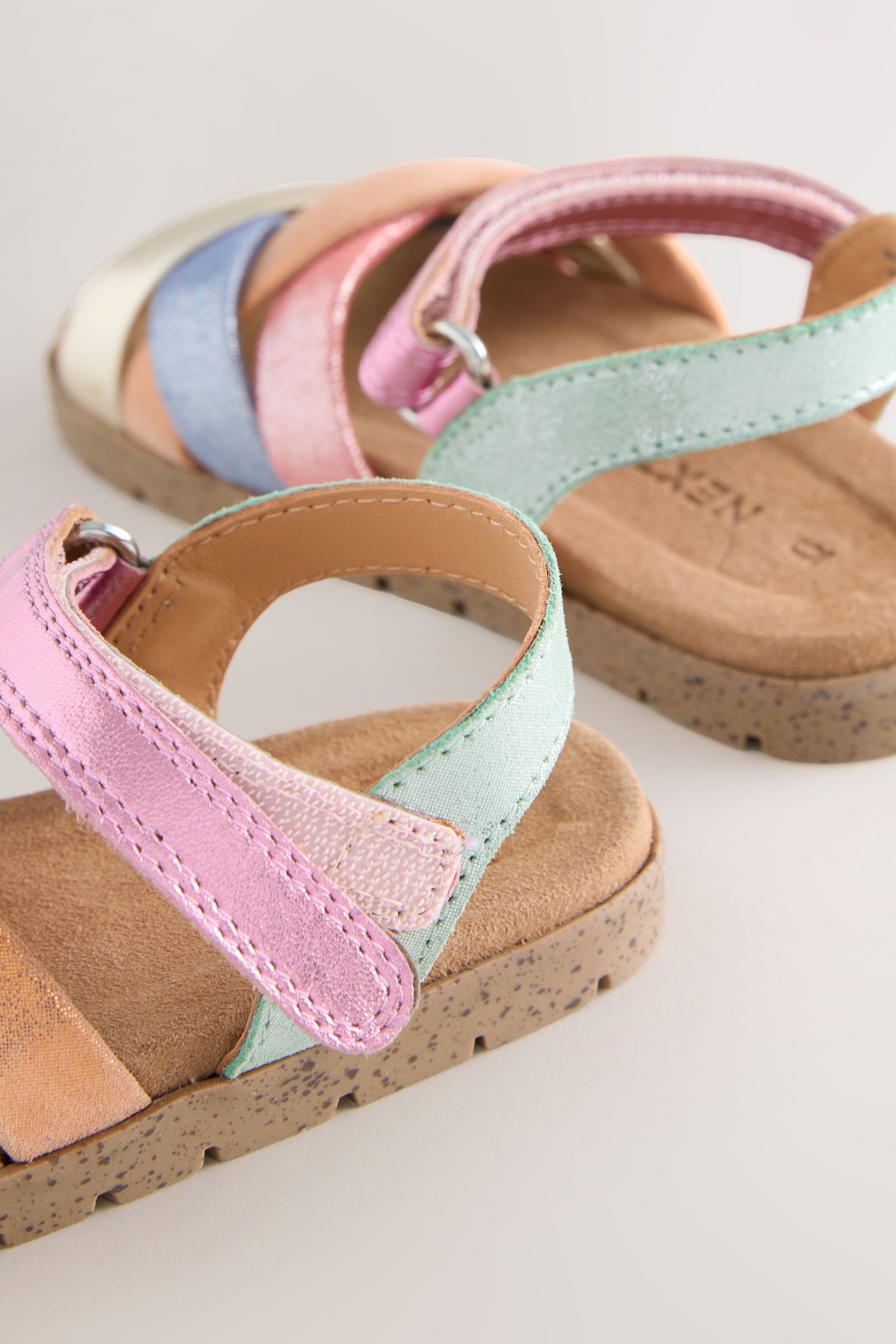 Next Ledersandalen in Flechtoptik mit Klettverschluss Sandale (1-tlg)