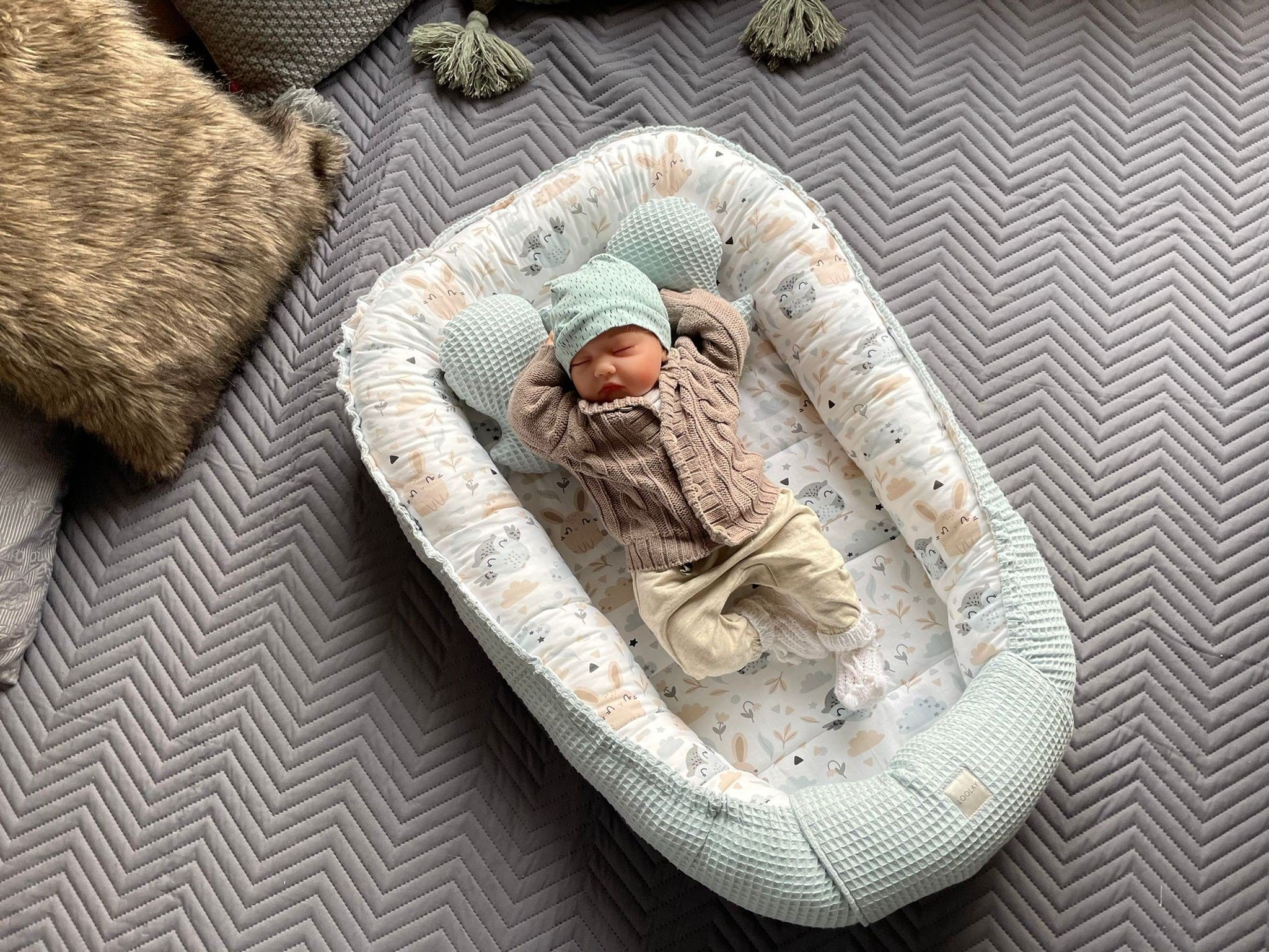 Loolay Bettnestchen Minze WAFFELPIQUE/ HASE Beige Weiß Babynest Babyausstattung, (Reisebett Nestchen SOLO/ o. in PREMIUM Geschenk SETS für Neugeborene, 5-tlg.,  – Bild 5 von 5