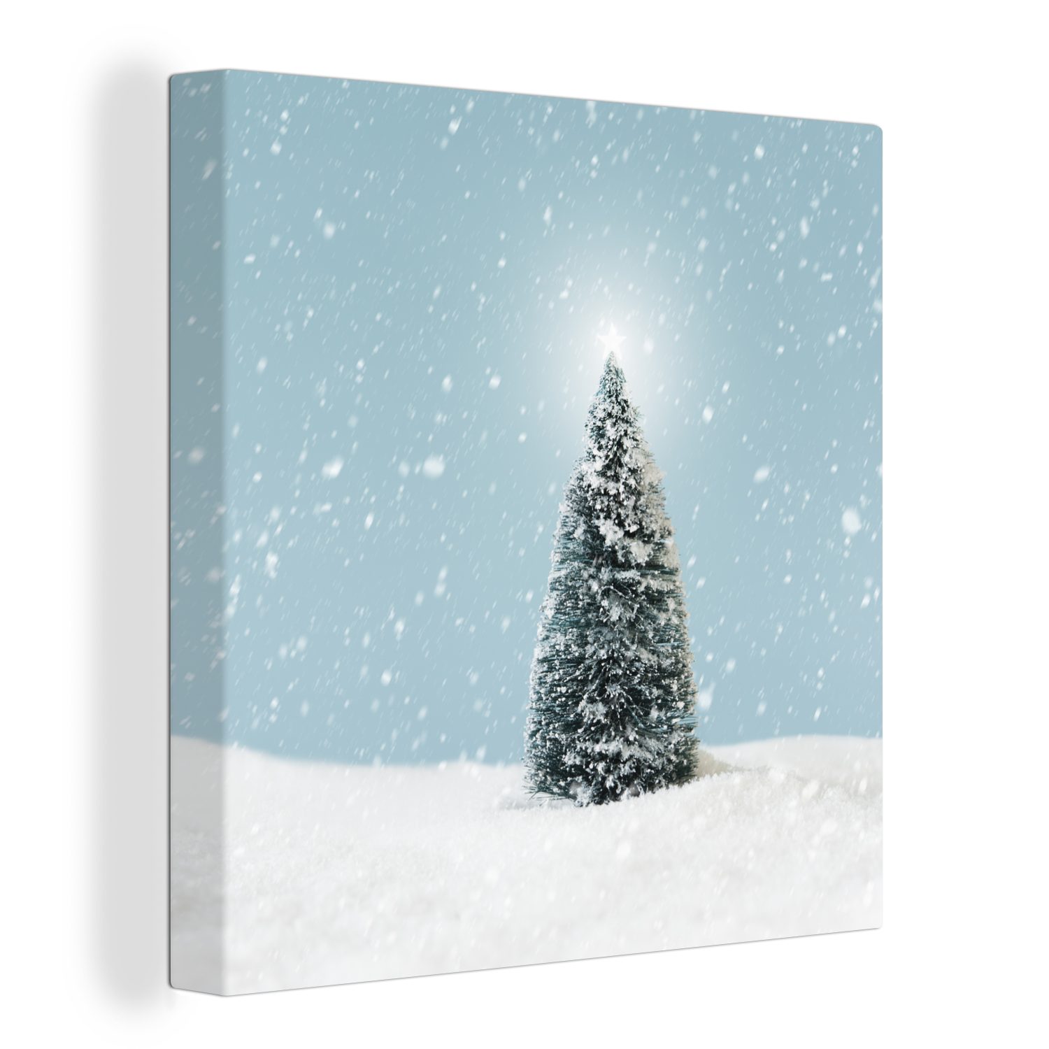verschneiten Leinwandbild Schlafzimmer St), für Weihnachtsbaum Wohnzimmer Bilder Ein (1 einem blauen, einer und Landschaft OneMillionCanvasses® in Leinwand