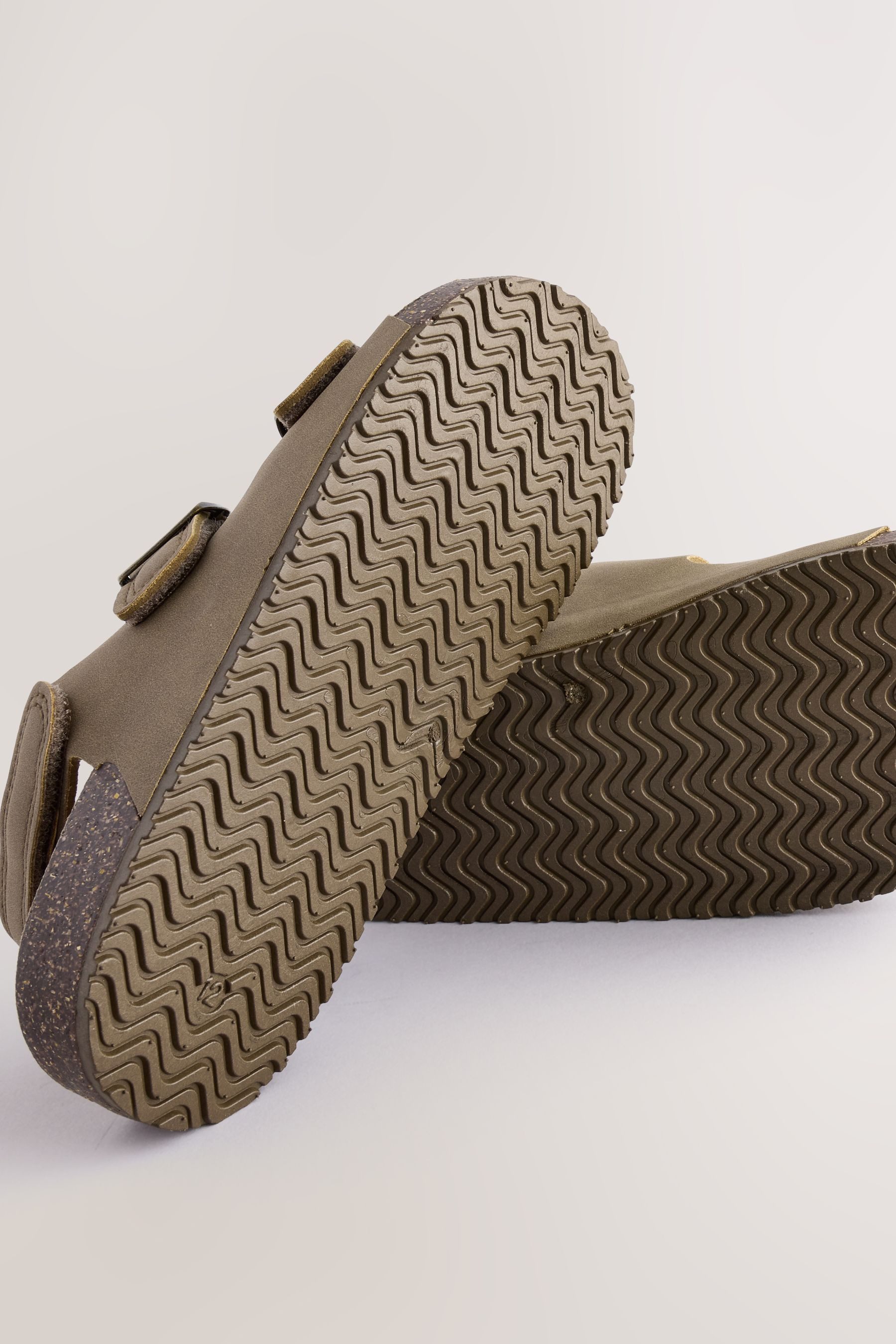 Next Sandalen mit Klettverschluss, weite Passform Sandale (1-tlg)