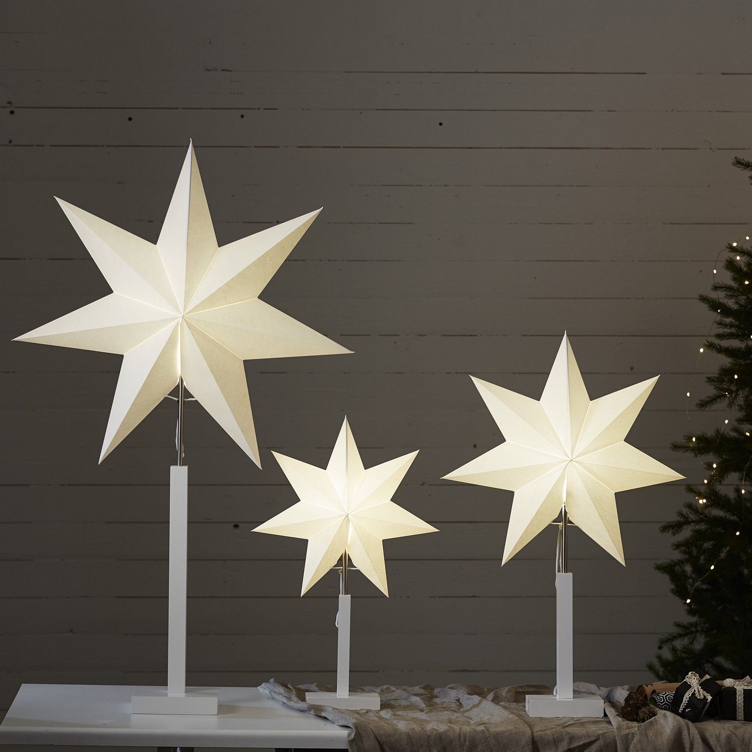 STAR TRADING LED Stern Papierstern Weihnachtsstern stehend 7-zackig 34cm E14 inkl. Kabel weiß