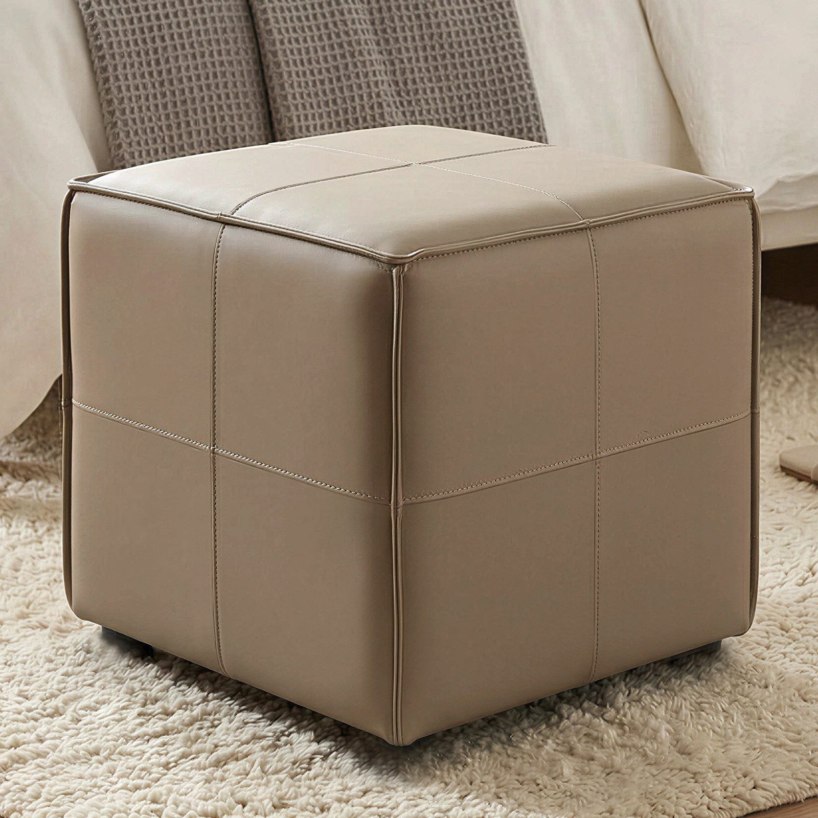 Guyii Polsterhocker aus PU-Kunstleder, quadratisch in Braun, 43x43x42cm (1 St), Sitzhocker, Fußhocker, Schuhwechselhocker für Flur, Wohnzimmer