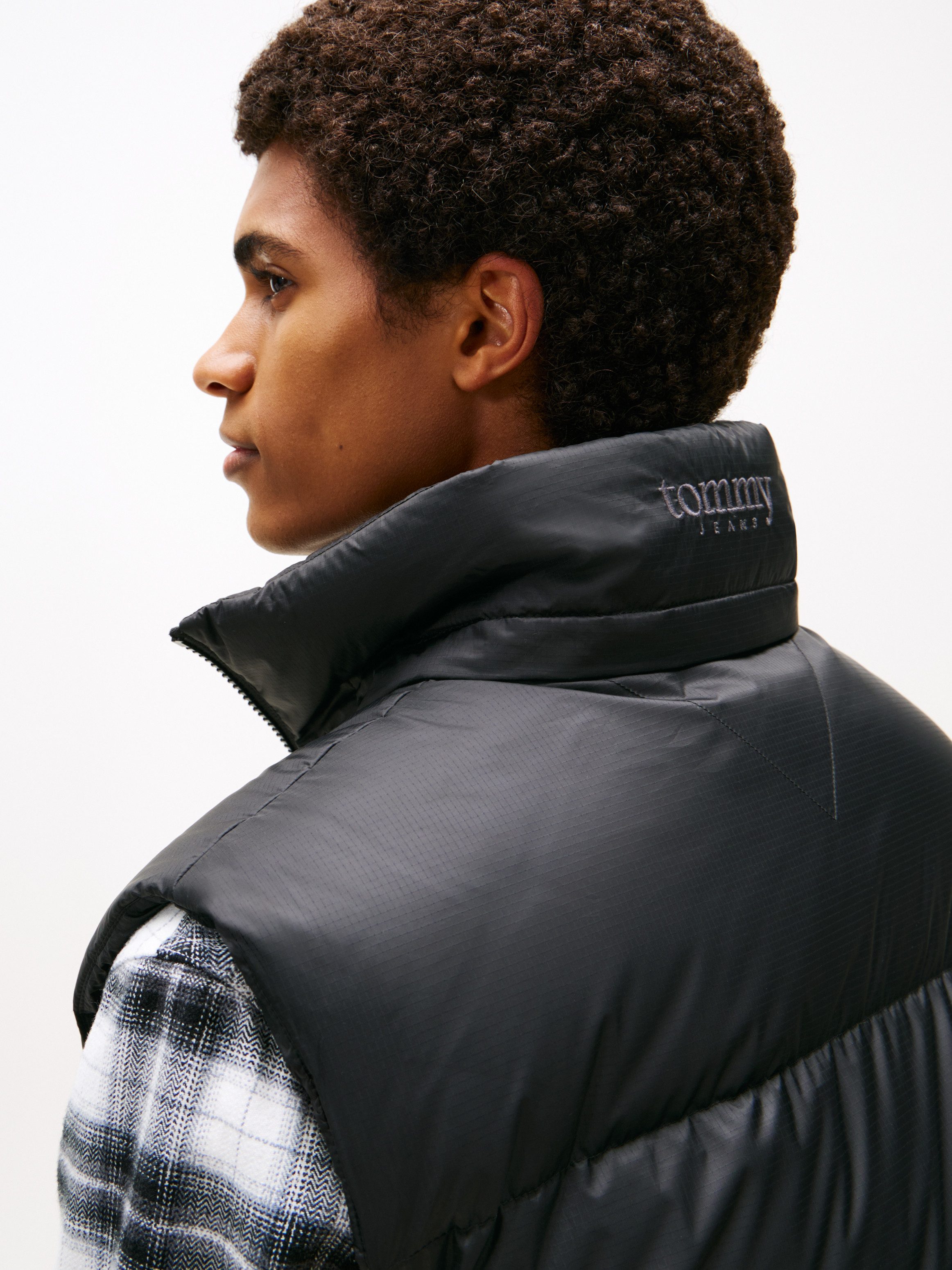 Tommy Jeans Steppweste ALASKA DOWN VEST Regular fit mit abnehmbarer Kapuze günstig online kaufen