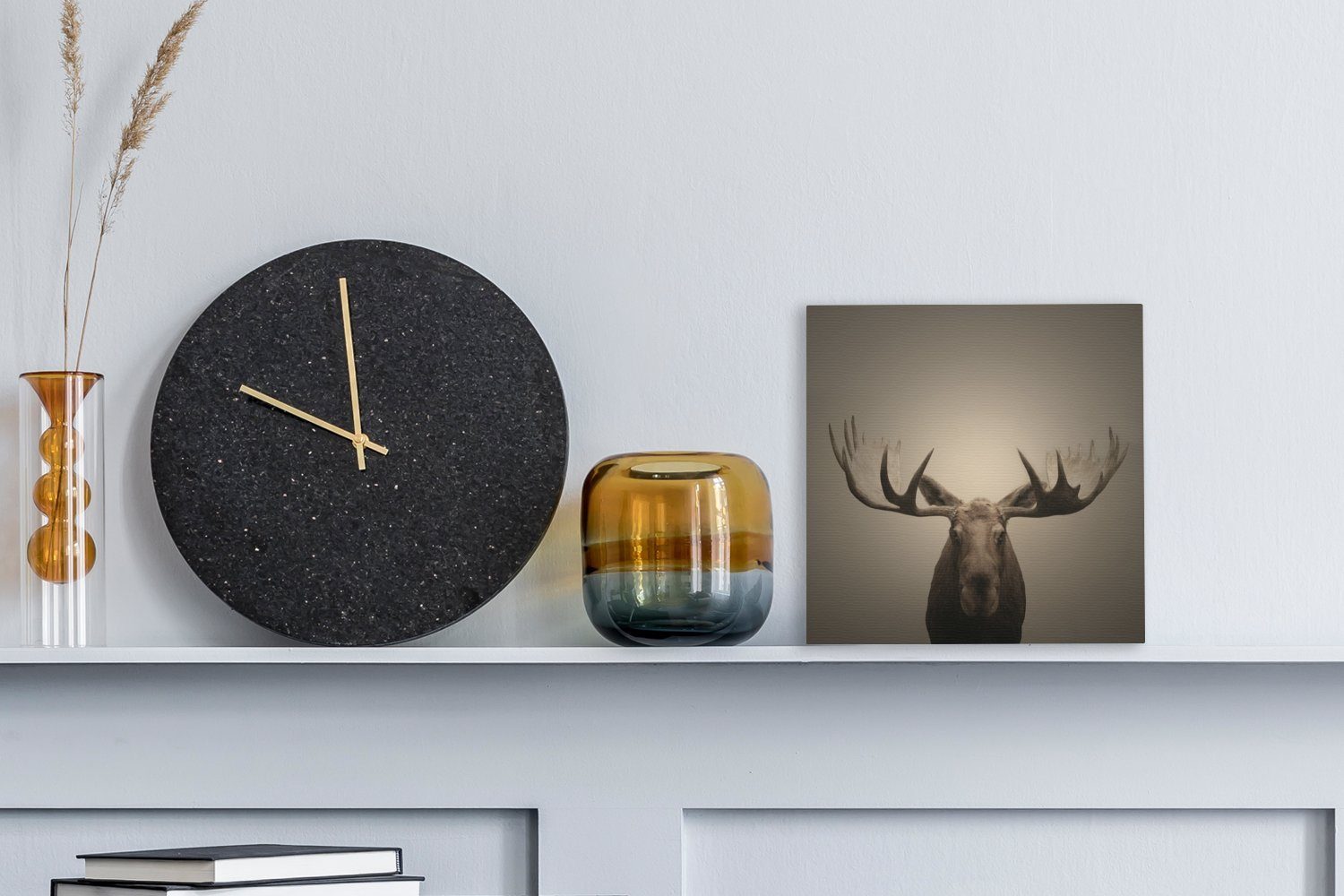 OneMillionCanvasses® Leinwandbild Ein Elch auf grauem günstig online kaufen