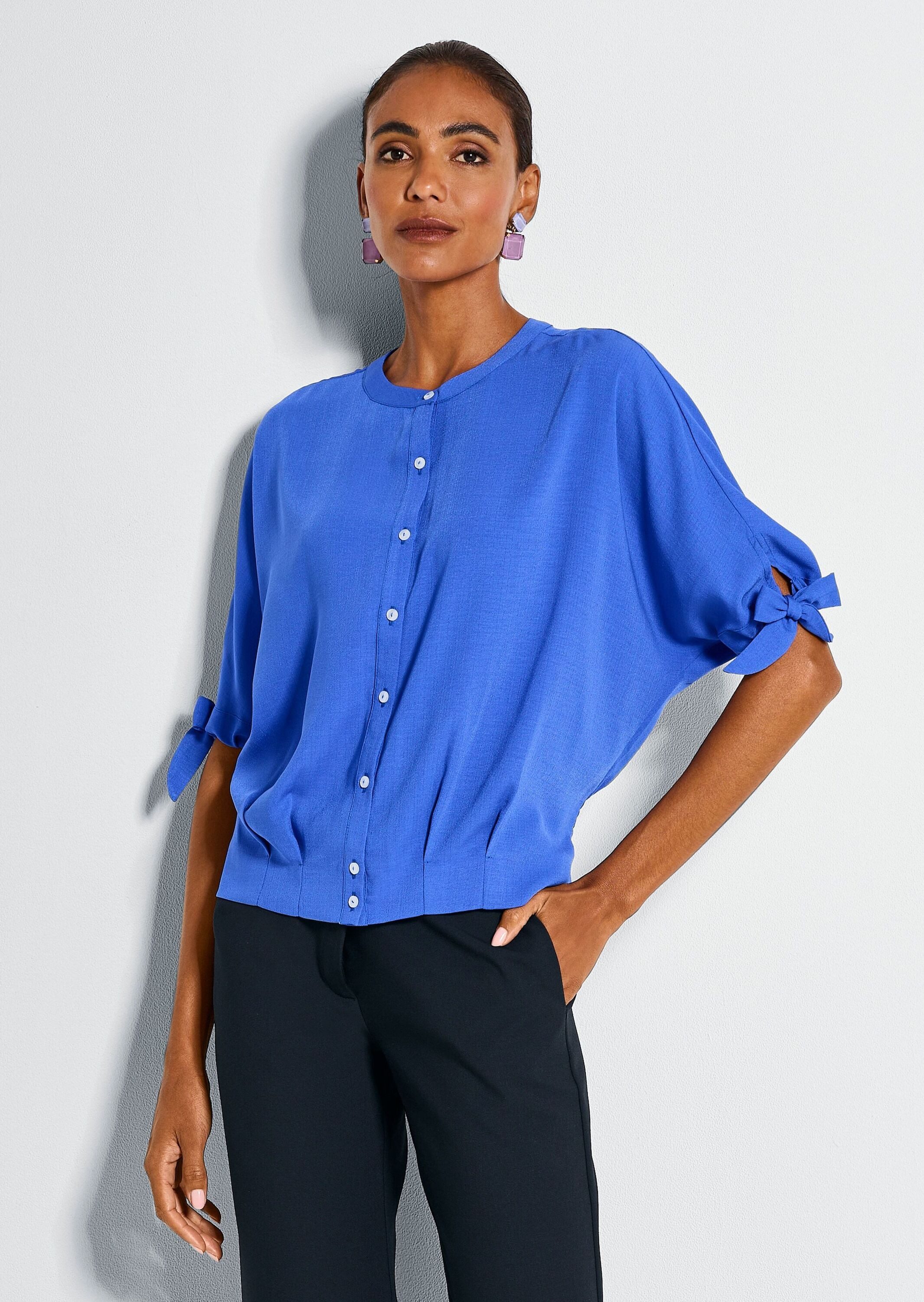 MADELEINE Kurzarmbluse Luftige Sommerbluse mit Fledermausärmeln Faltenbluse mit Rundhals, Knopfleiste, gesmoktem Rücken und Kurzarm