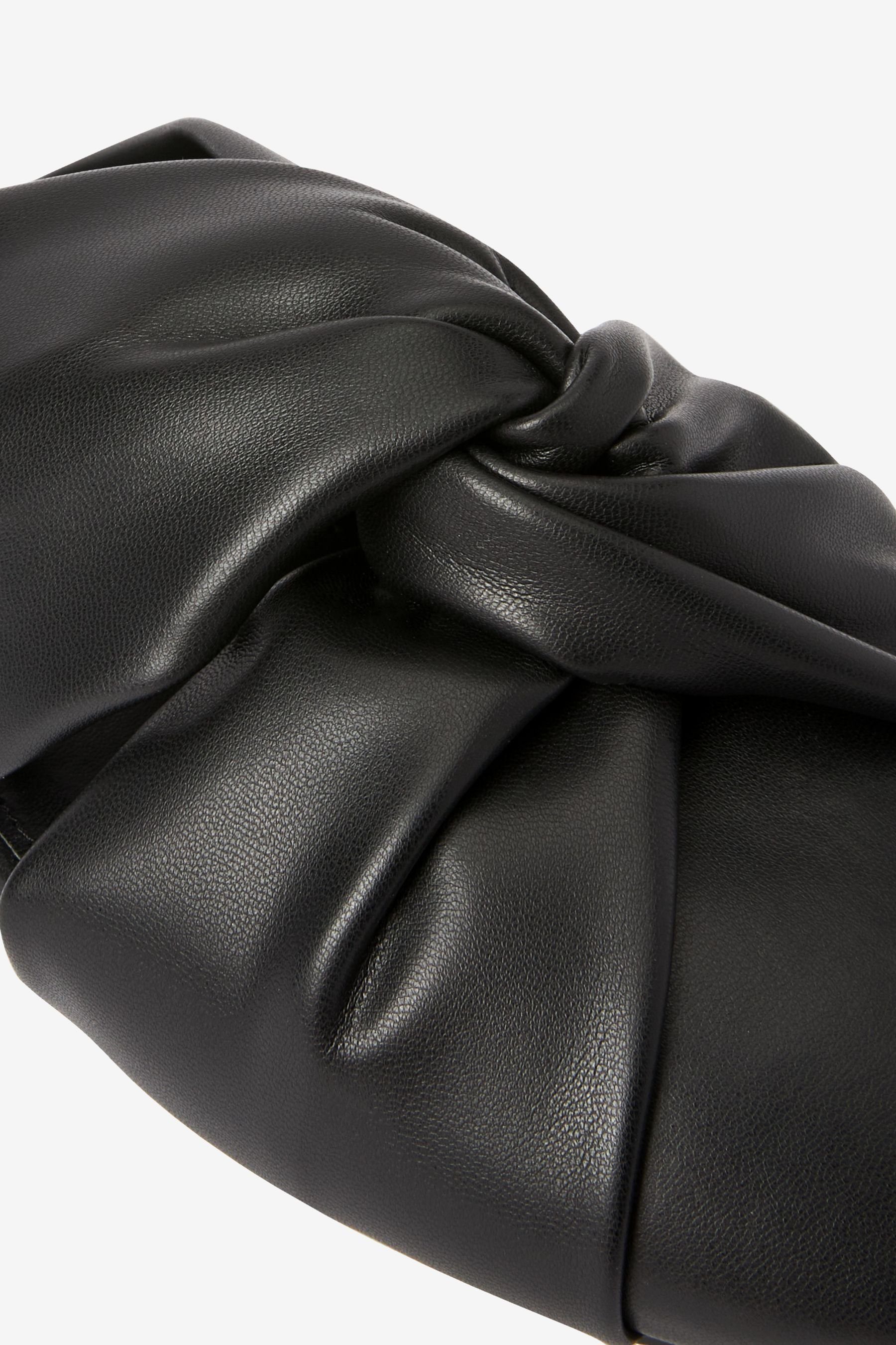 (1-tlg) Twist-Design Pantoletten Pantolette Black Next Forever mit Comfort®