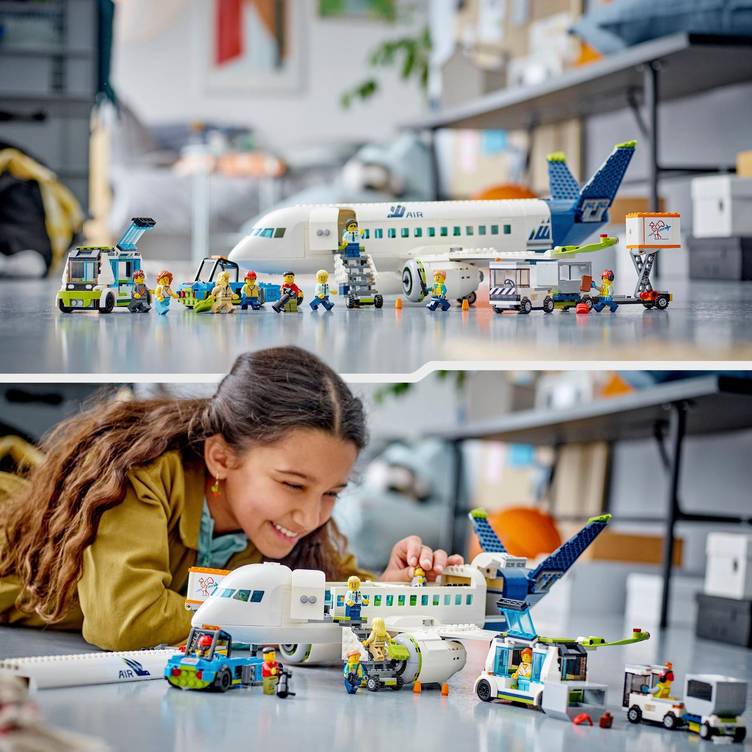 LEGO® Passagierflugzeug (60367), LEGO® City Konstruktionsspielsteine, (913 günstig online kaufen