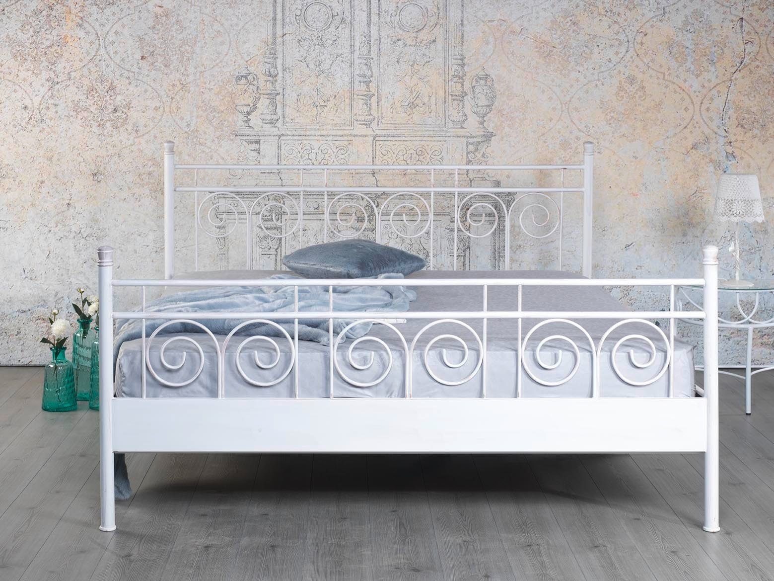 BedBox Metallbett "Sara" mit einem aufwendig gestaltetem Kopfteil und Fußteil, stabil und langlebig